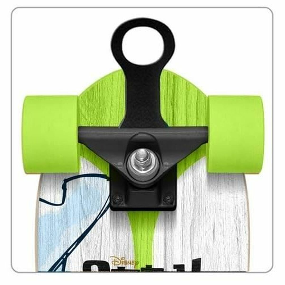 Primer plano de la parte inferior de una patineta con ruedas verdes y camión negro. La tabla es blanca con detalles azules y verdes.