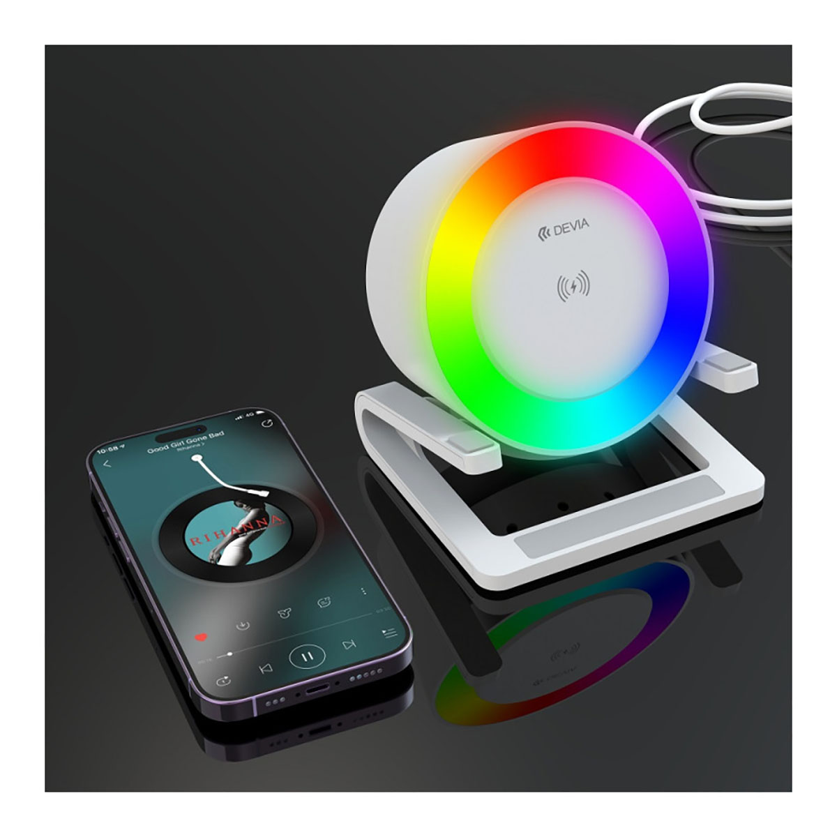 Chargeur sans fil blanc avec un téléphone. Le chargeur a un anneau lumineux coloré.
