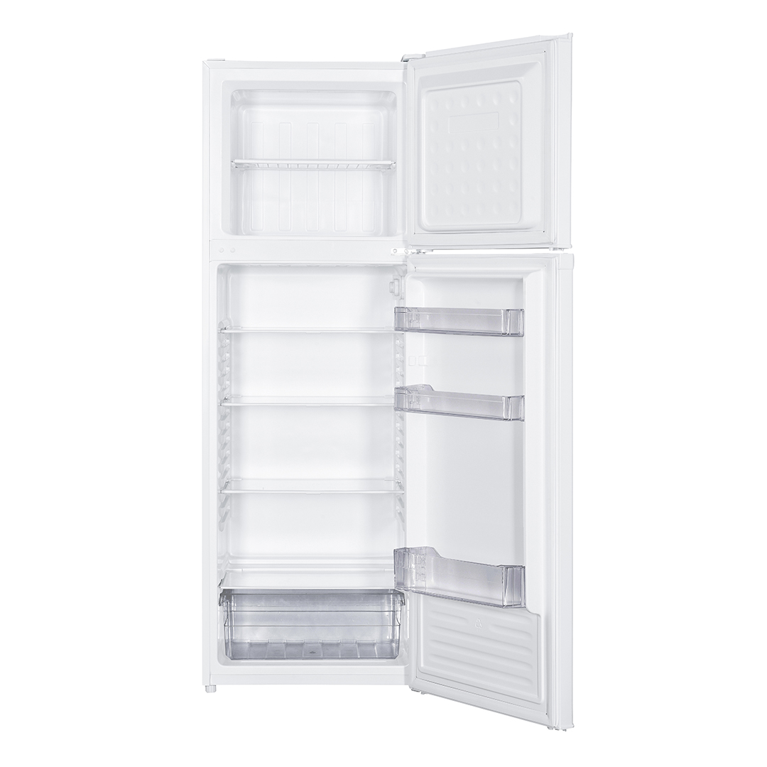 Refrigerador blanco, abierto, revelando estantes y cajones. La puerta está abierta, mostrando almacenamiento.