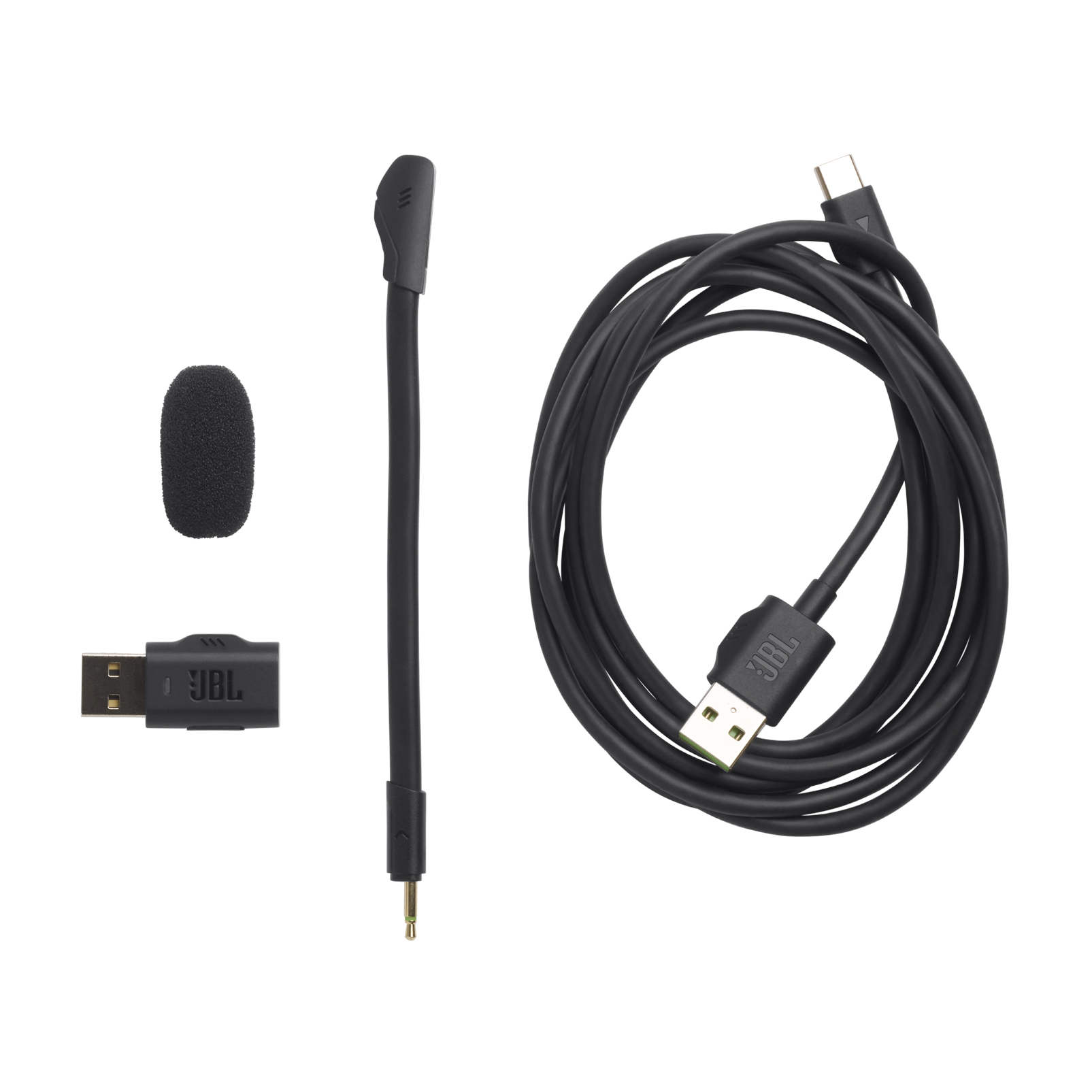 Obraz akcesoriów do słuchawek: Mikrofon, adapter USB i kabel USB z logo JBL.