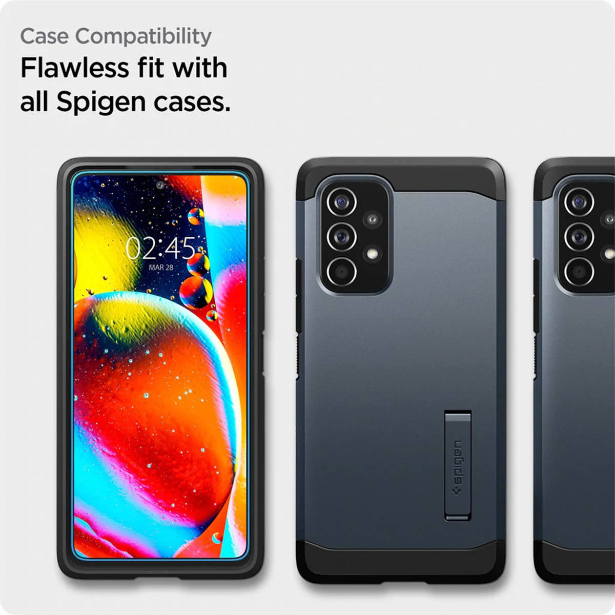 Trzy telefony w etui. Telefon po lewej ma ekran pokazujący zegar. Tekst o kompatybilności obudowy.