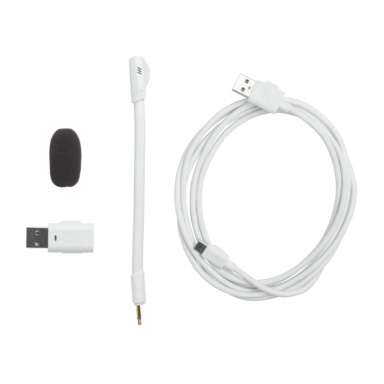 Mikrofon, adapter USB i kabel USB na białym tle.