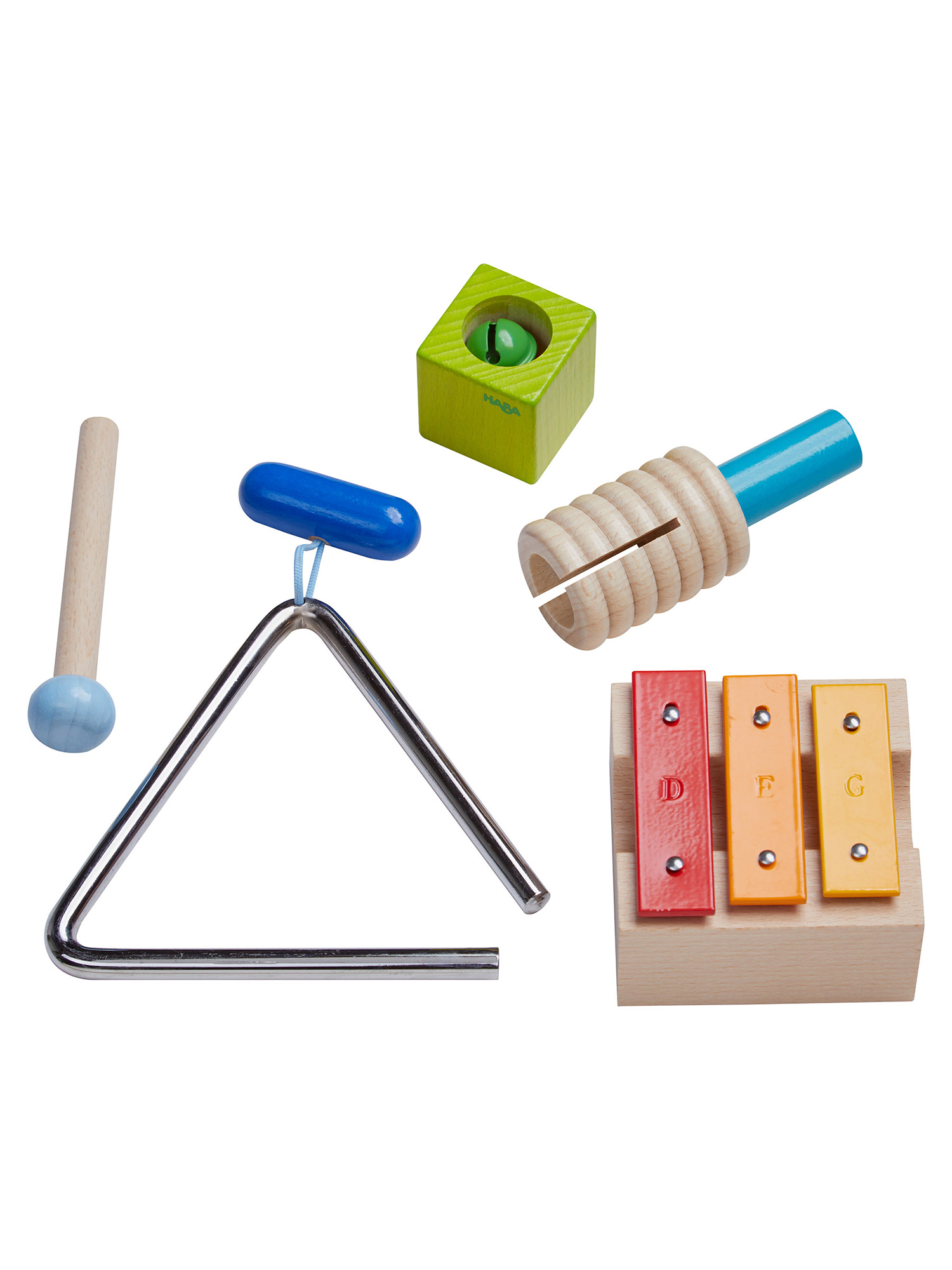 Ein Set mit musikalischen Spielzeuginstrumenten: ein Dreieck, ein Xylophon, ein Shaker, eine Trommel und ein Schlägel.