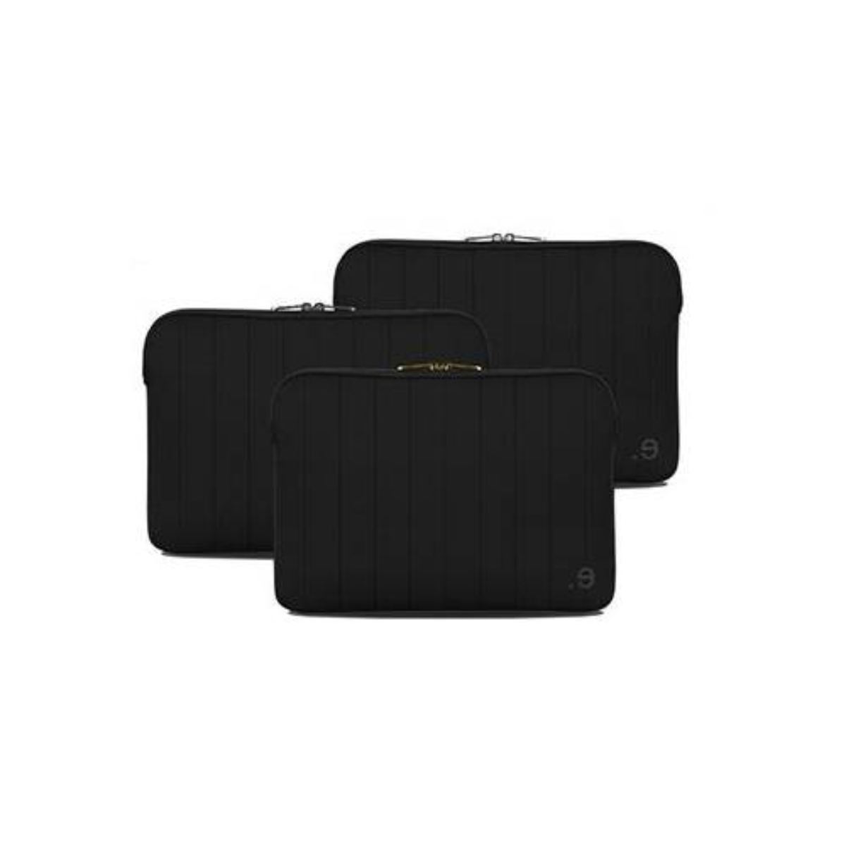 Trois housses noires pour ordinateur portable sur fond blanc. Rectangulaires avec fermeture éclair et lignes.