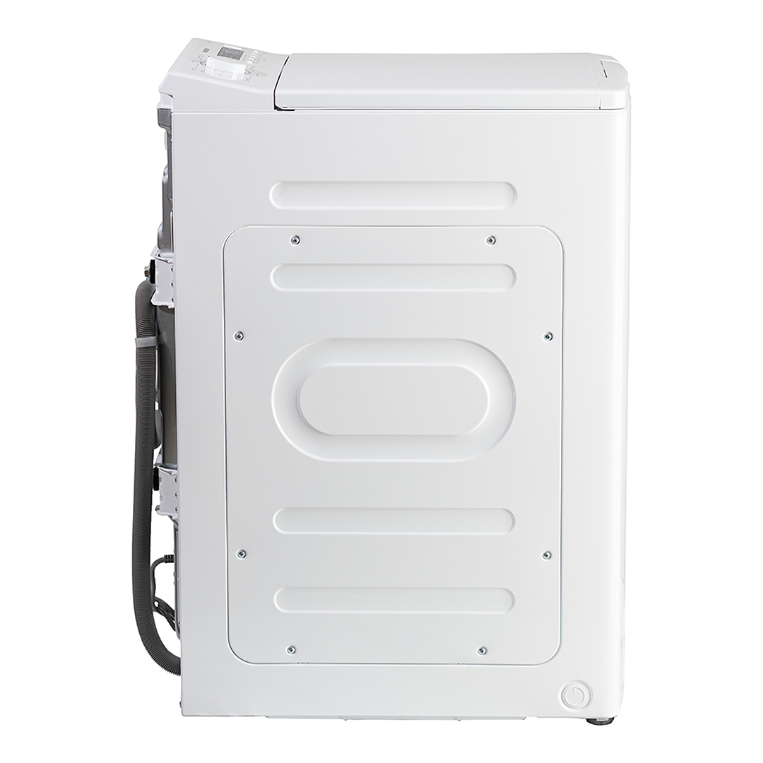 Vista trasera de una lavadora blanca de carga superior. Tiene un diseño rectangular con un panel trasero texturizado y unos pocos tornillos.