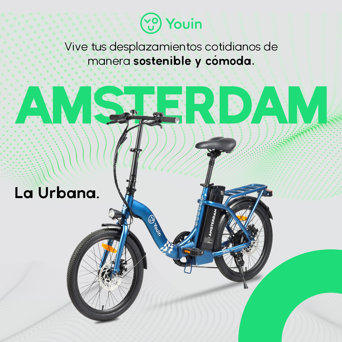 Bicicleta eléctrica azul en carretera con texto: 'AMSTERDAM'. Fondo verde y blanco con texto en italiano.