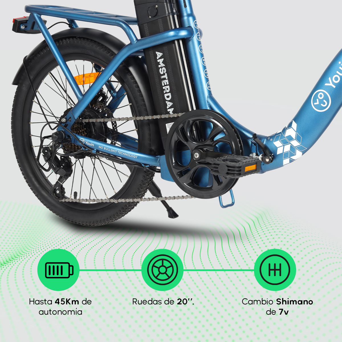 Una bicicleta eléctrica azul se muestra en ángulo. Tiene batería, ruedas y detalles con texto en español.