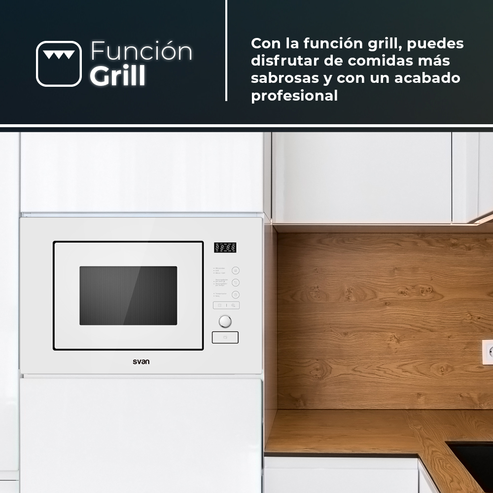 Horno microondas blanco con pantalla digital y panel de control, empotrado en un armario de cocina.