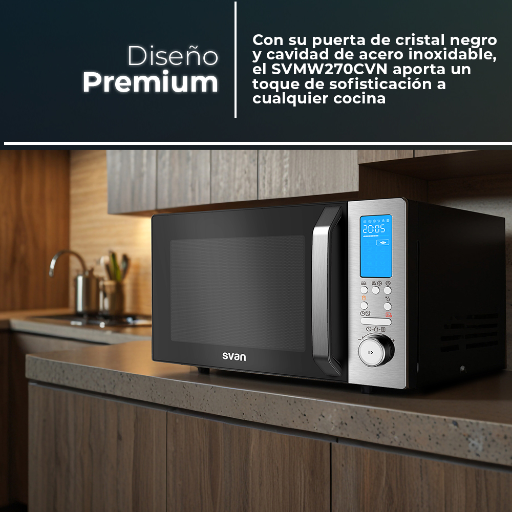 Moderno horno microondas en un entorno de cocina. Puerta negra, mango plateado y panel de control. Pantalla muestra la hora.