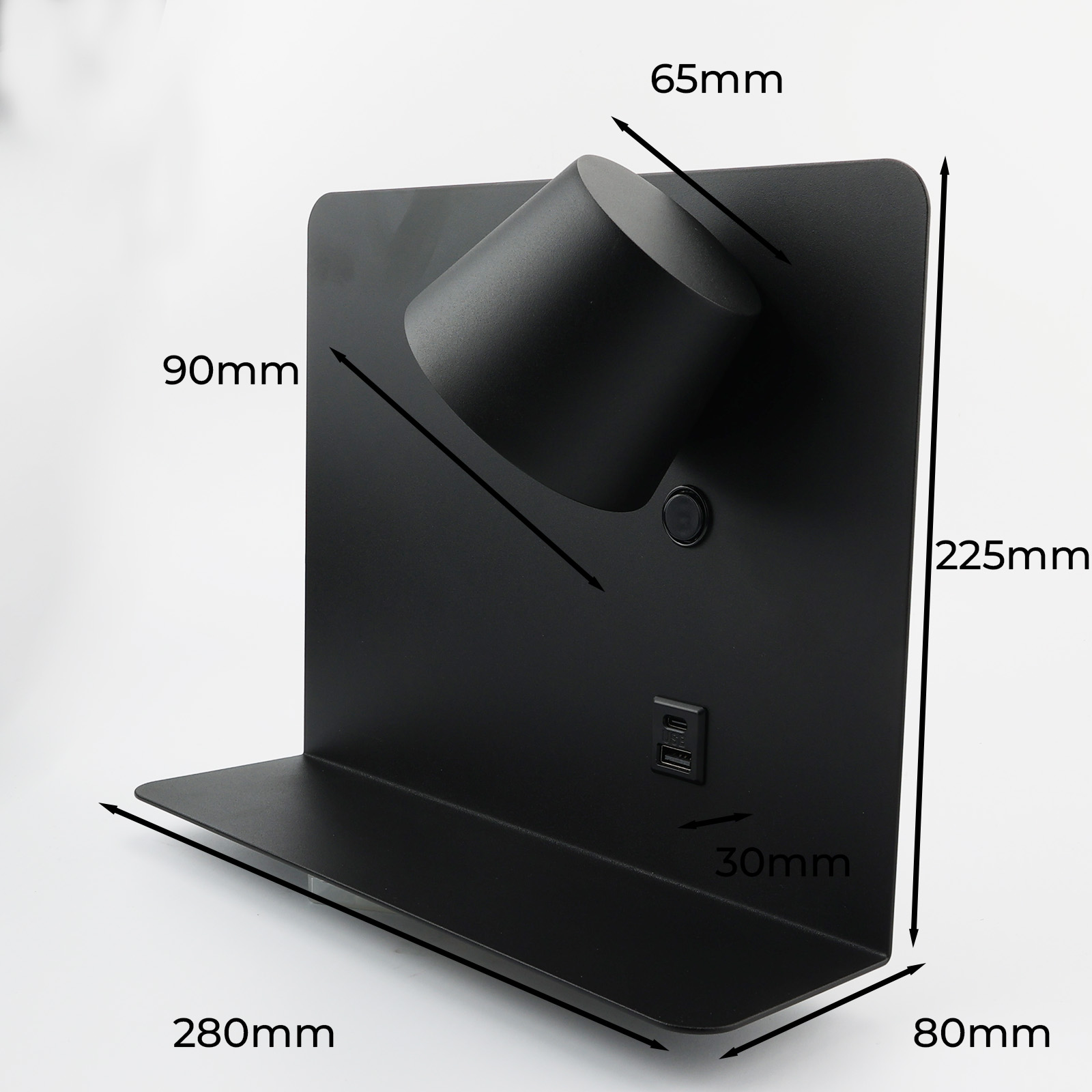 Lámpara negra de pared con dimensiones: 280x225mm, luz 65mm, estante y puertos USB.