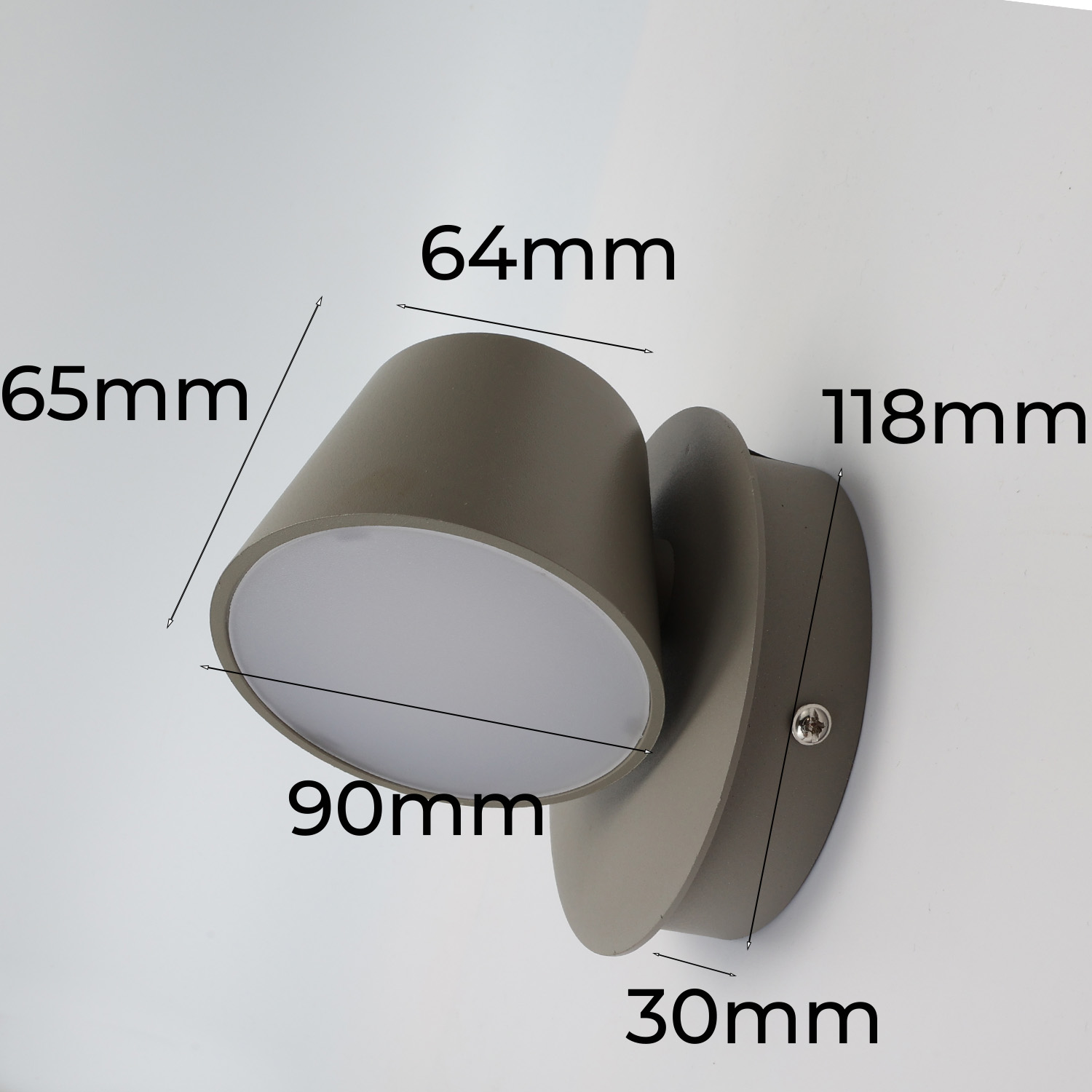 Una lámpara de pared con medidas. La luz tiene forma de cono y una base redonda.