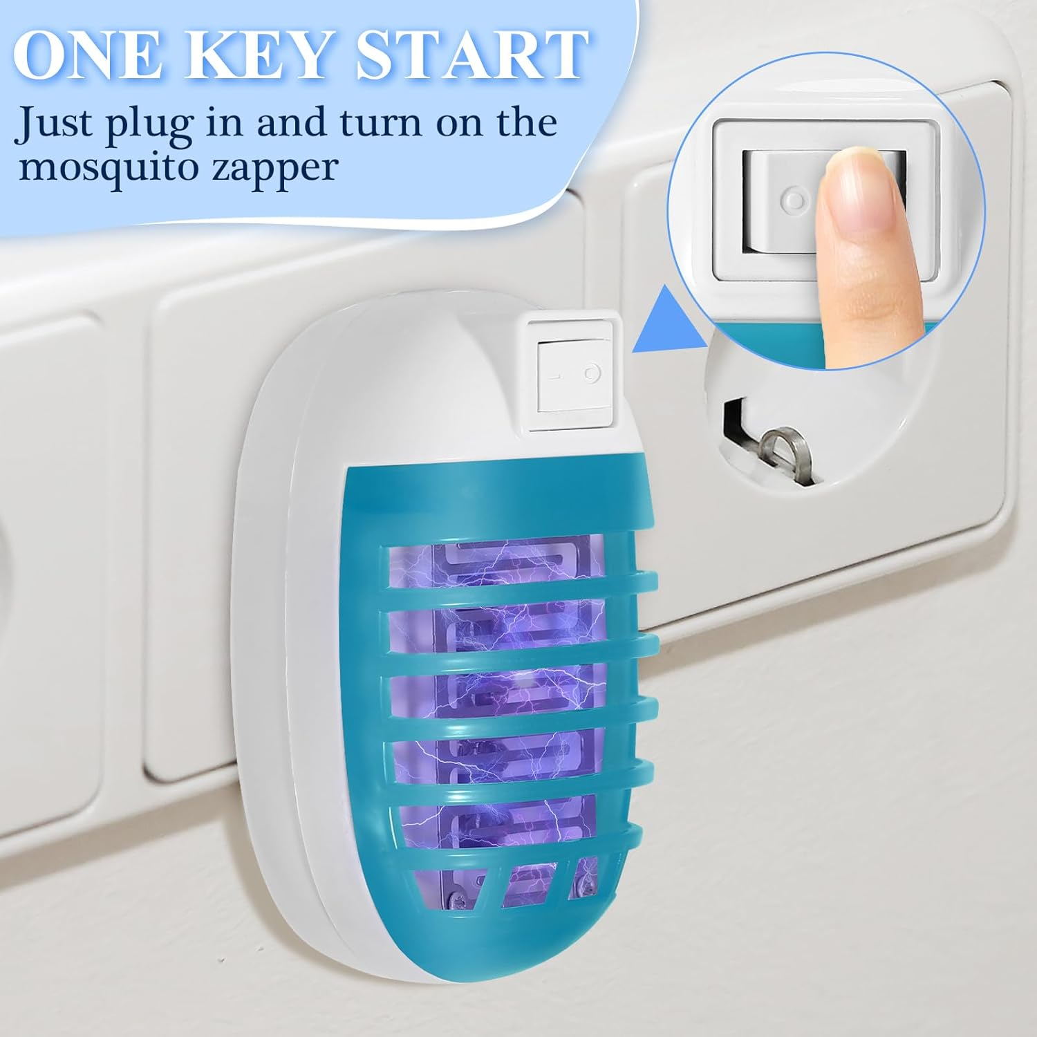 Ein Mückenfänger, der in eine Steckdose gesteckt wird. Ein Finger drückt den Einschaltknopf.