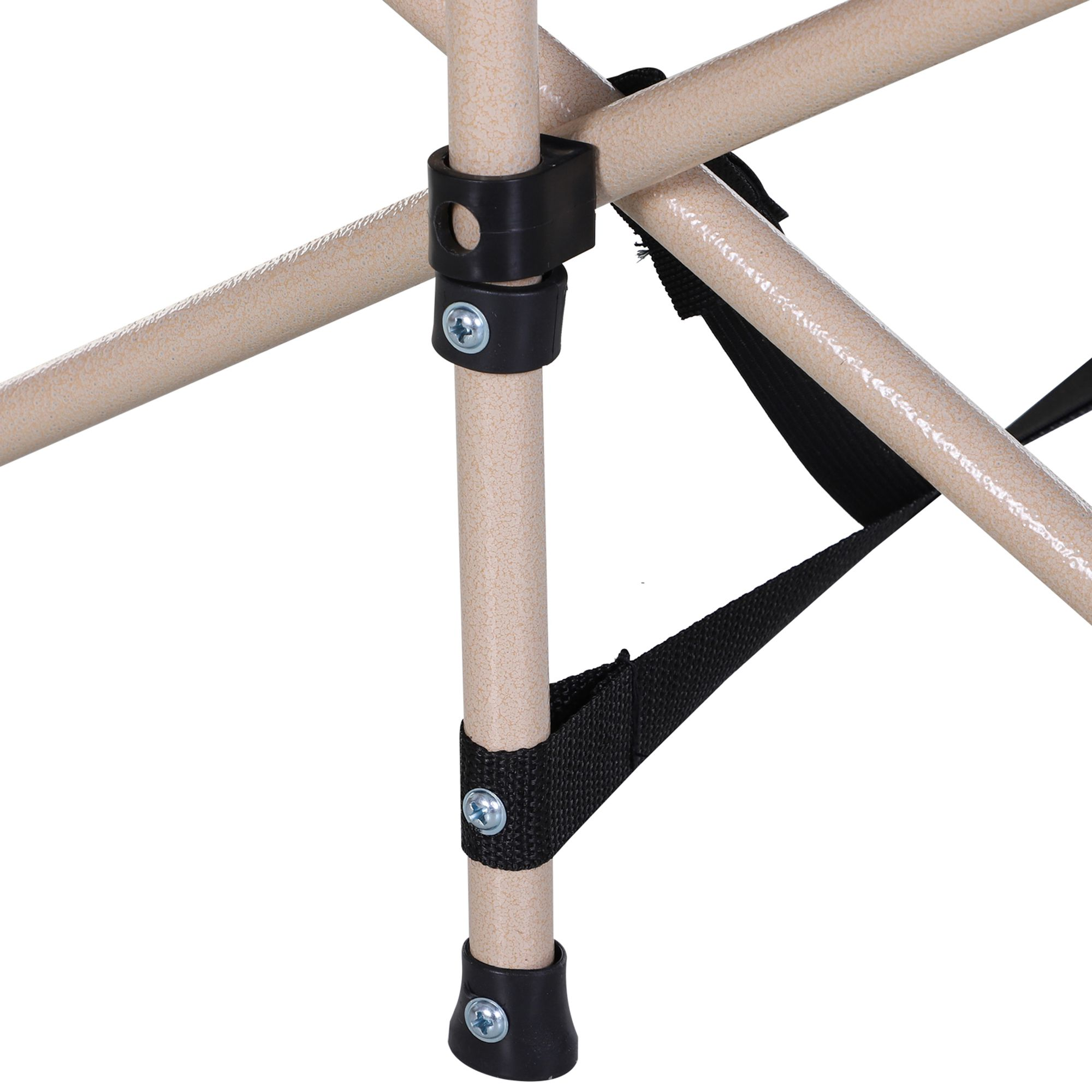 Nahaufnahme eines Gelenks am Campingbettrahmen. Der Rahmen ist beige mit schwarzen Verbindern.