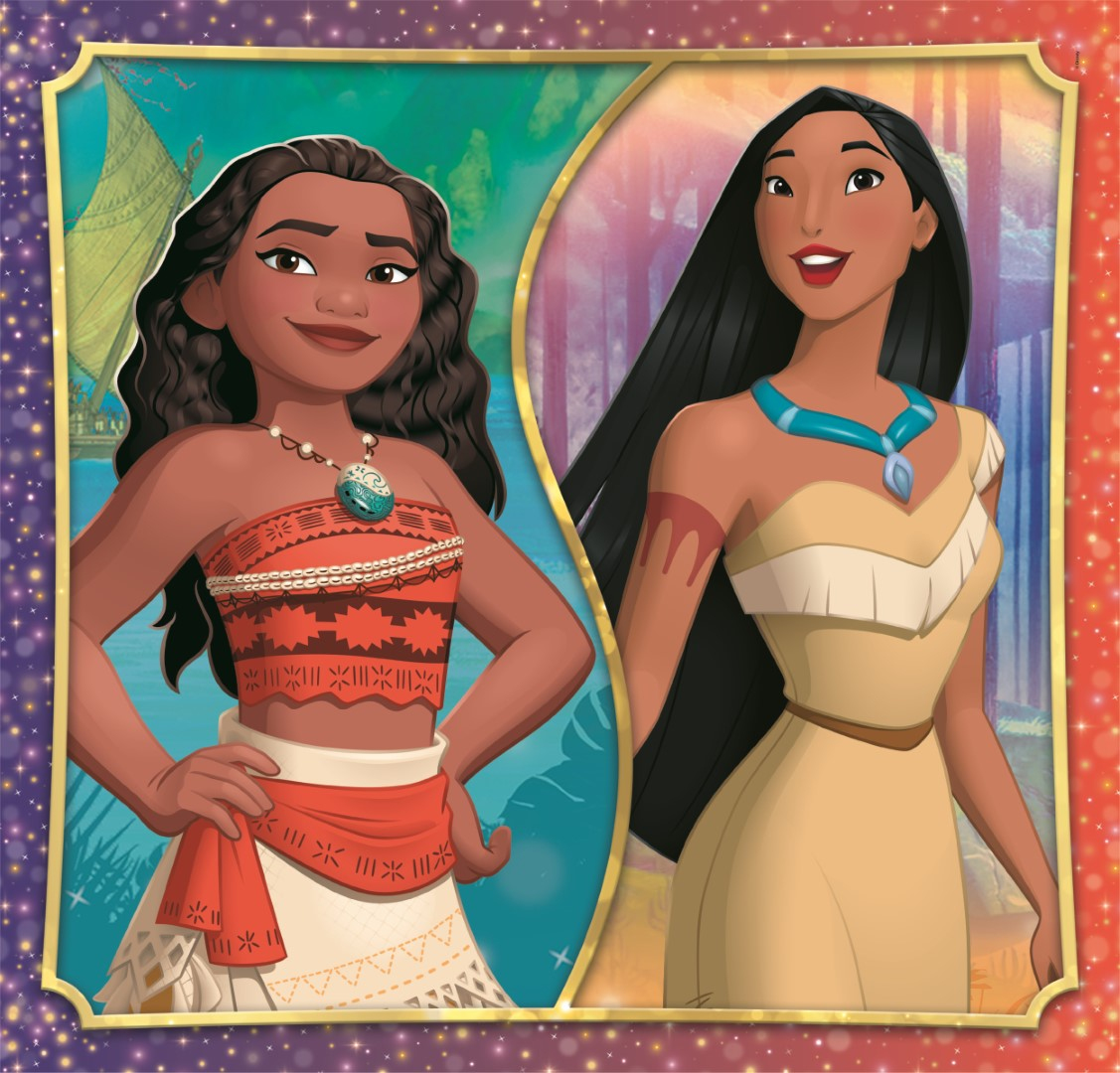 Księżniczki Disneya Moana i Pocahontas pozują obok siebie w swoich strojach.