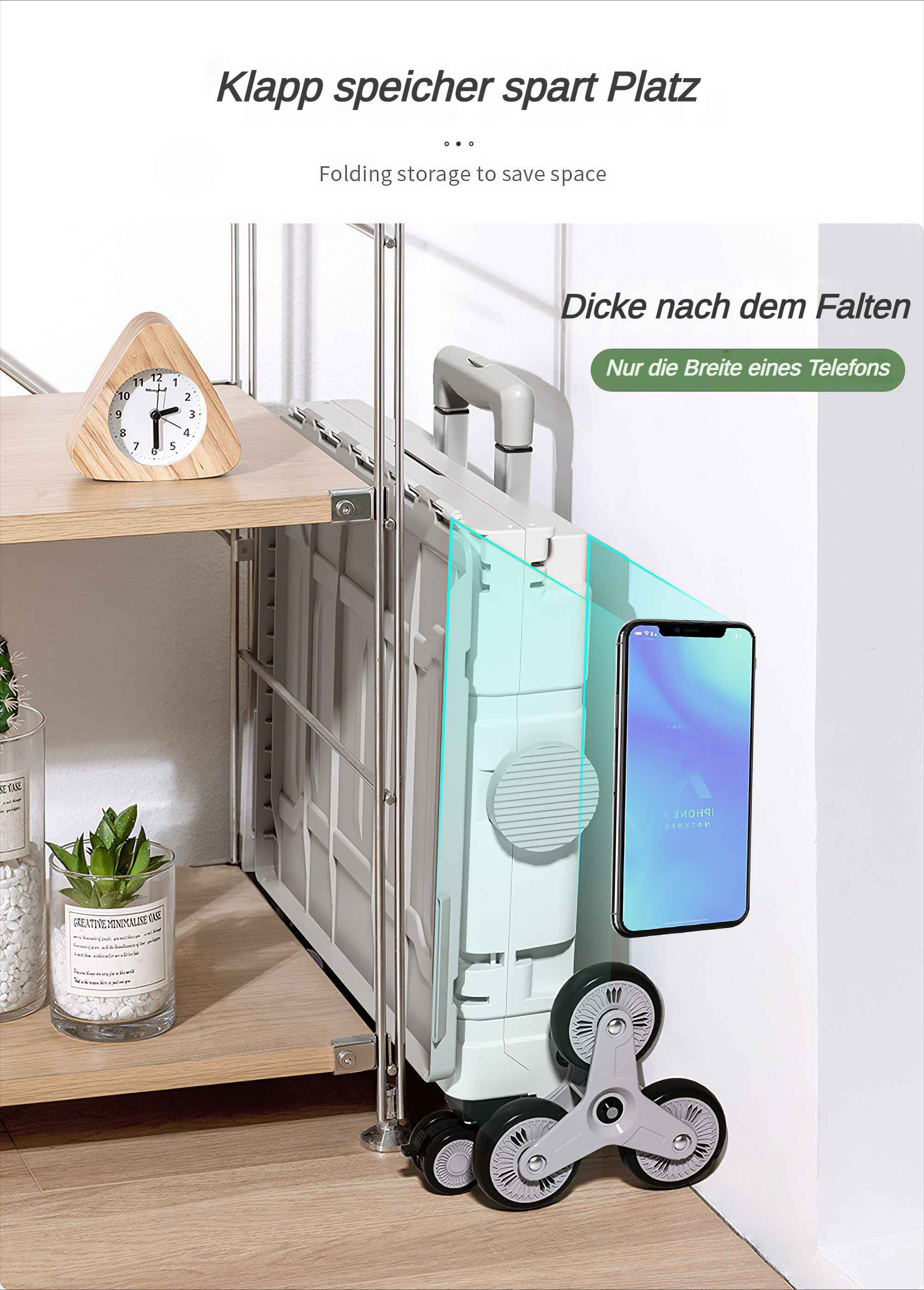 Ein zusammengeklappter weißer Einkaufswagen neben einem Holzregal. Ein Telefon daneben zeigt die Größe.