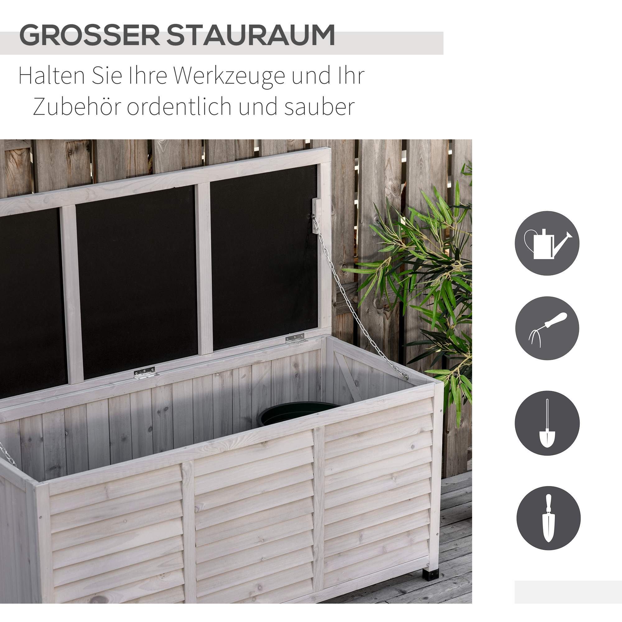 Eine hölzerne Aufbewahrungskiste mit offenem Deckel. Gartenwerkzeuge sind innen und rechts sichtbar.