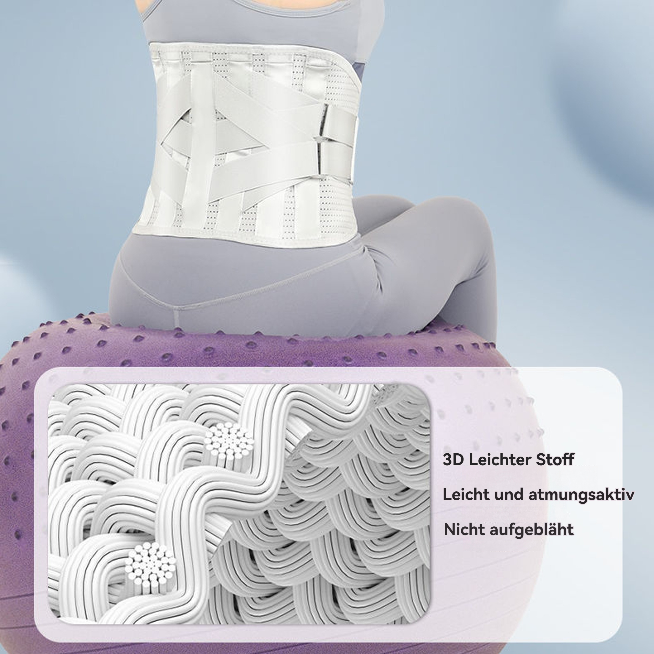 Eine Frau, die eine Rückenstützbandage auf einem lilafarbenen Gymnastikball trägt.