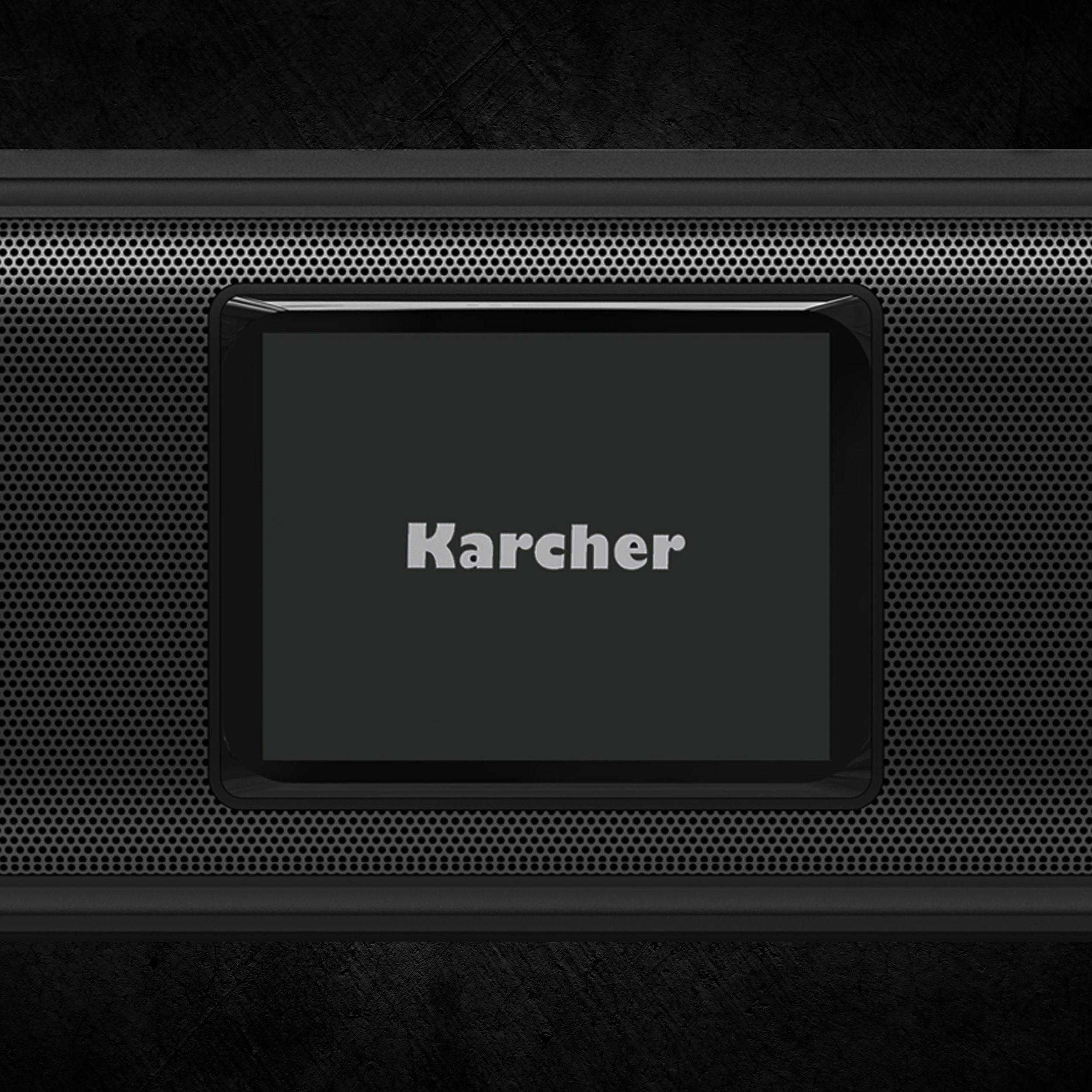 Nahaufnahme eines schwarzen Lautsprechers mit Bildschirm, der das Karcher-Logo zeigt. Metallgitterhintergrund. Dunkler, industrieller Look.