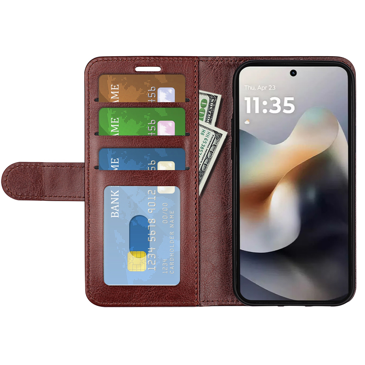 Geöffnete braune Handyhülle mit Telefon, Karten und Bargeld. Das Telefon zeigt die Uhrzeit. Braunes Leder.