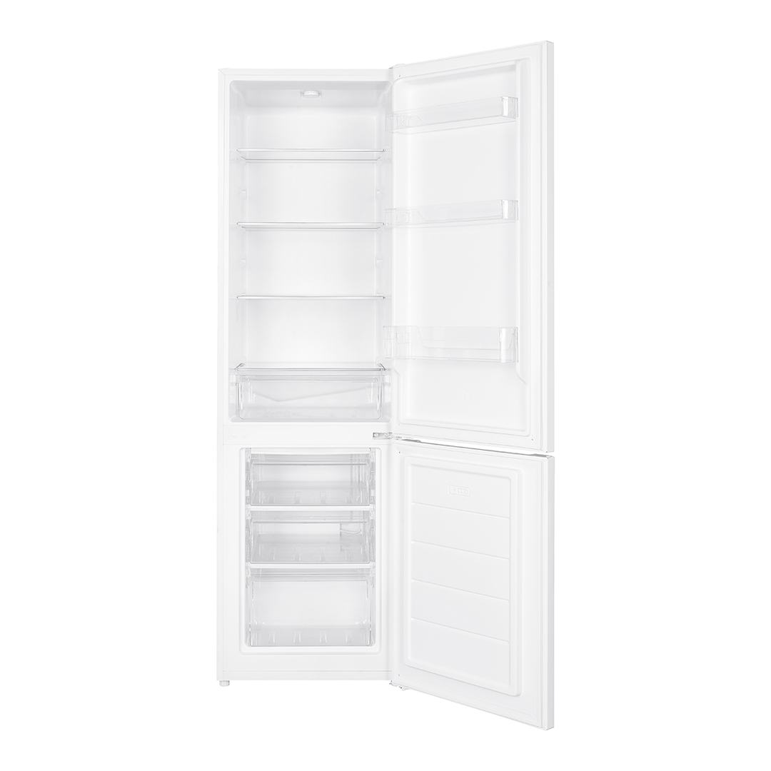 Un refrigerador blanco está abierto con ambas puertas entreabiertas. Estantes y cajones son visibles. El fondo es blanco.
