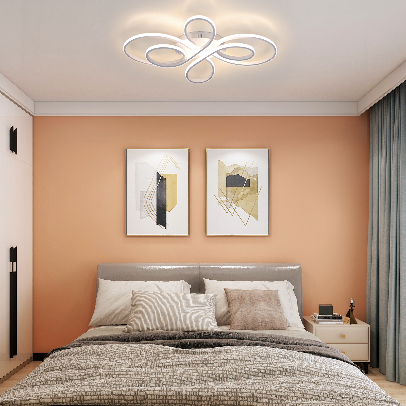 Schlafzimmer mit Bett, Kunstwerk und einer weißen Deckenleuchte.