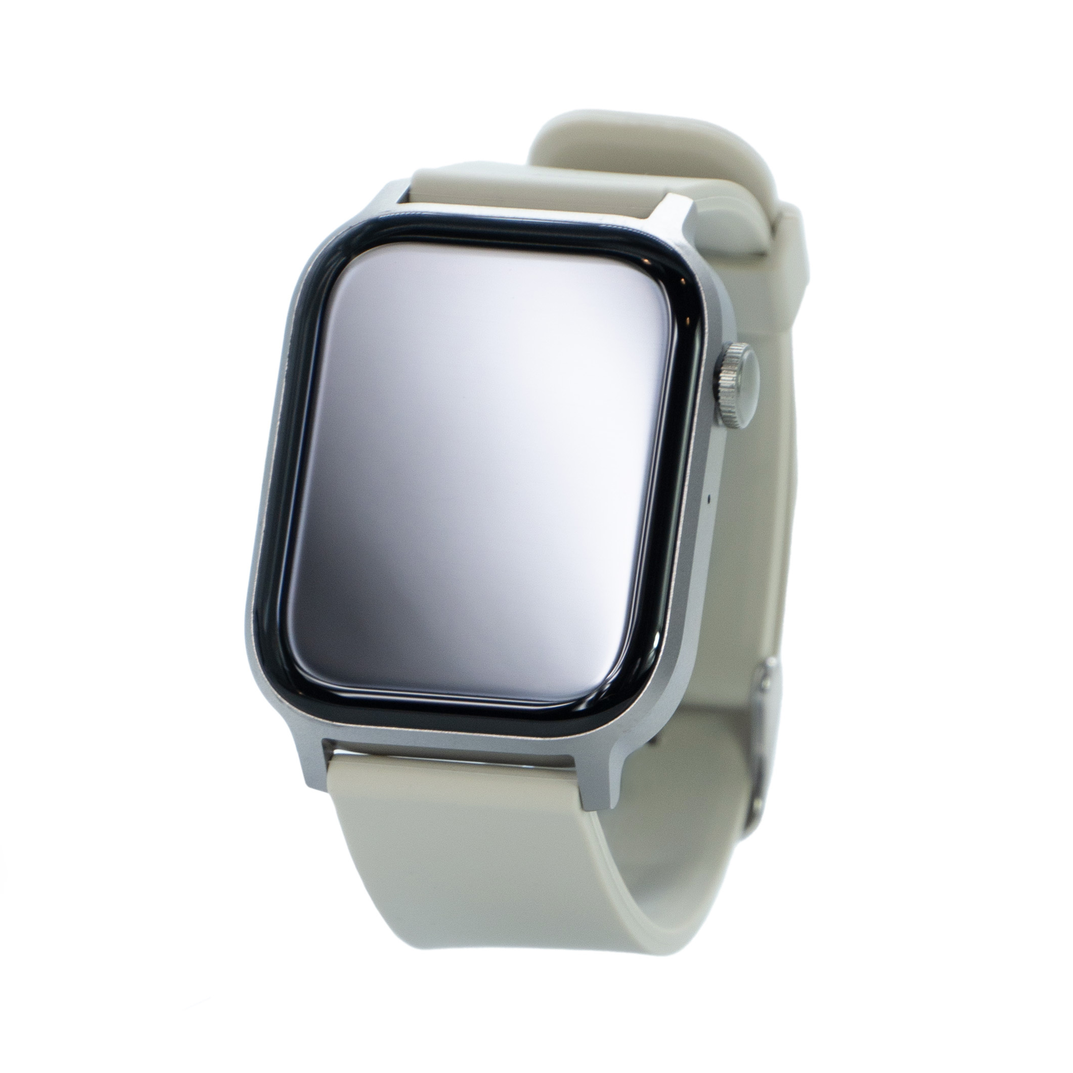 Smartwatch con pantalla en blanco y correa gris claro. Fondo blanco, vista en ángulo. El reloj está en exhibición.