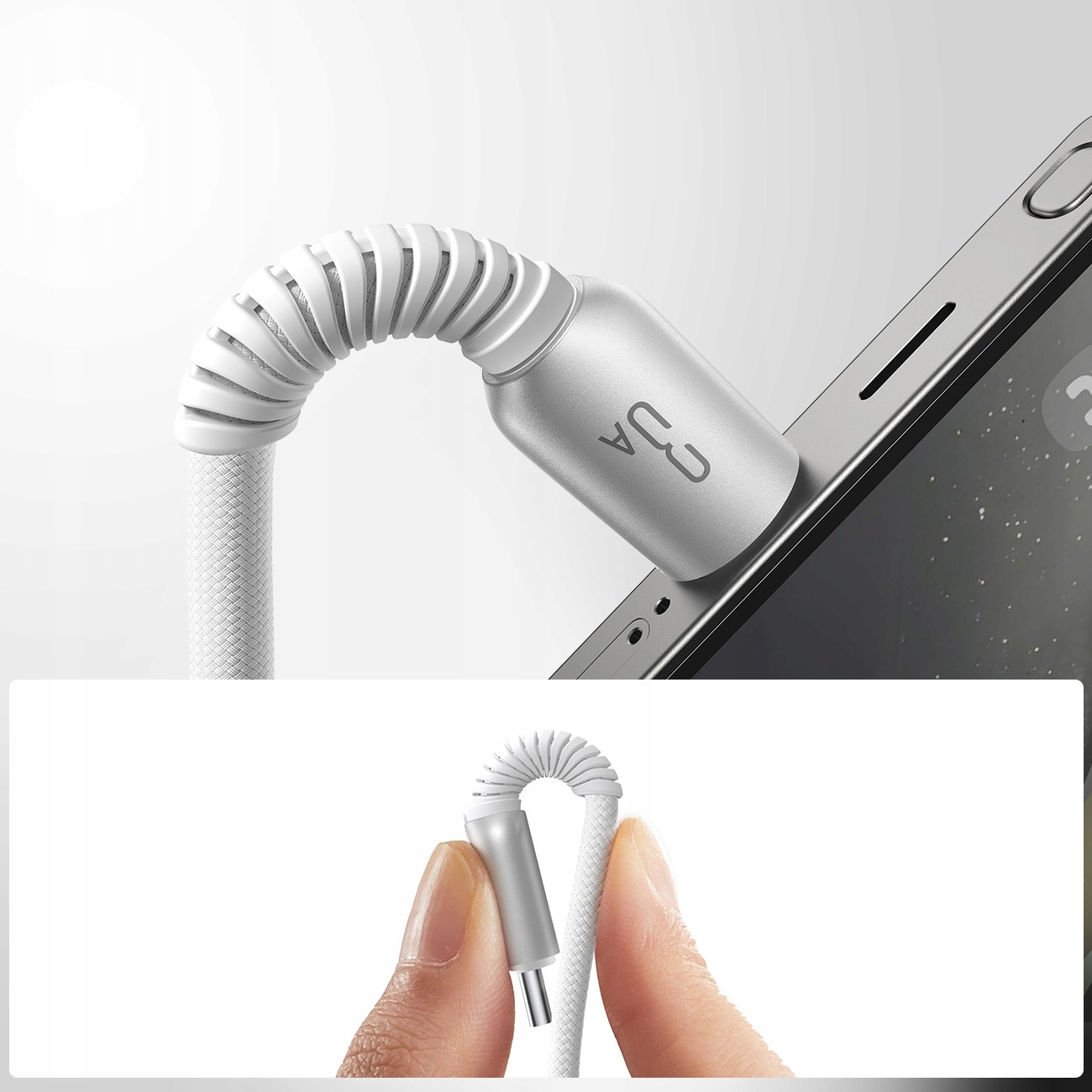 USB-C-Kabel an einem Telefon angeschlossen und Nahaufnahme des Steckers mit dem Logo der Marke, eine Hand hält das Kabel.