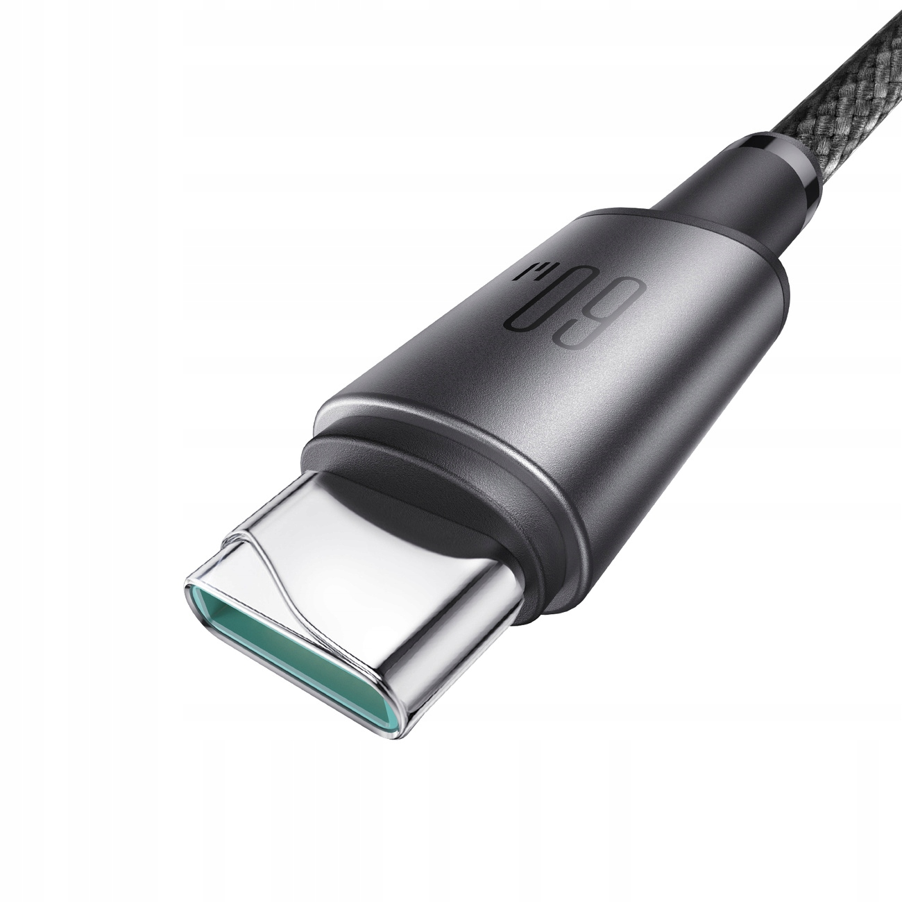 Zbliżenie czarnego złącza USB-C. Złącze jest podłączone. Widoczna jest marka Joyroom.