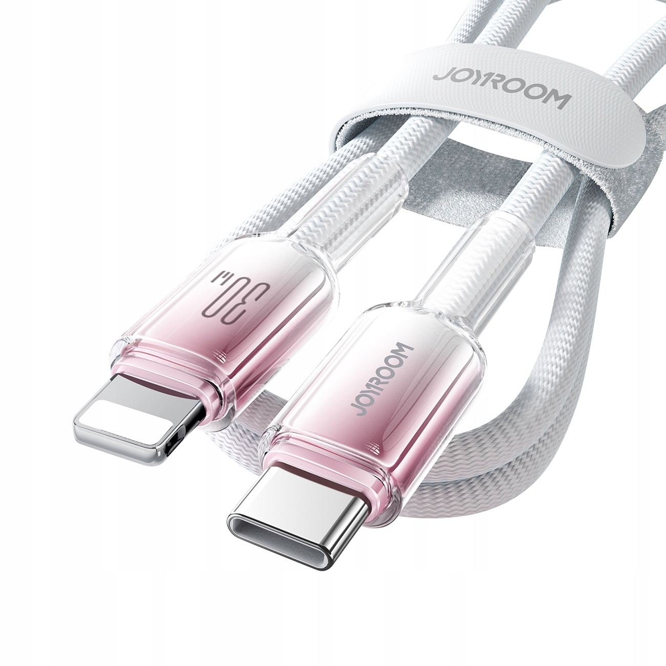 Ein weißes Kabel mit rosa Spitzen und einem Etikett. Weißer Hintergrund.