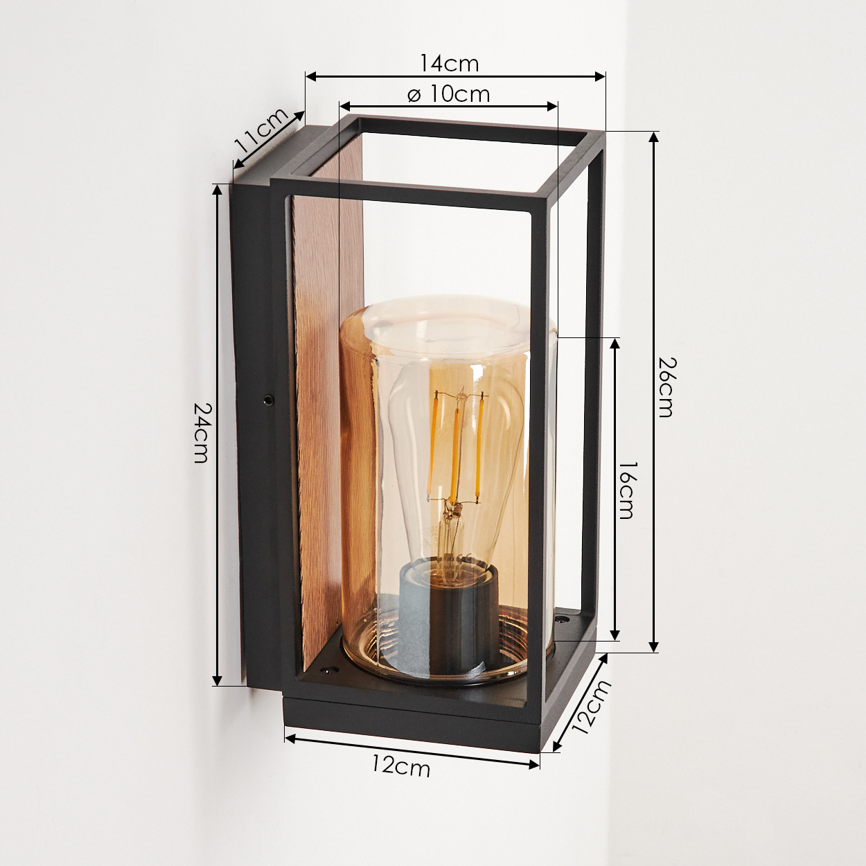 Eine schwarz gerahmte Außenlampe mit Holzrückwand und einem Gehäuse aus klarem Glas mit Glühbirne.