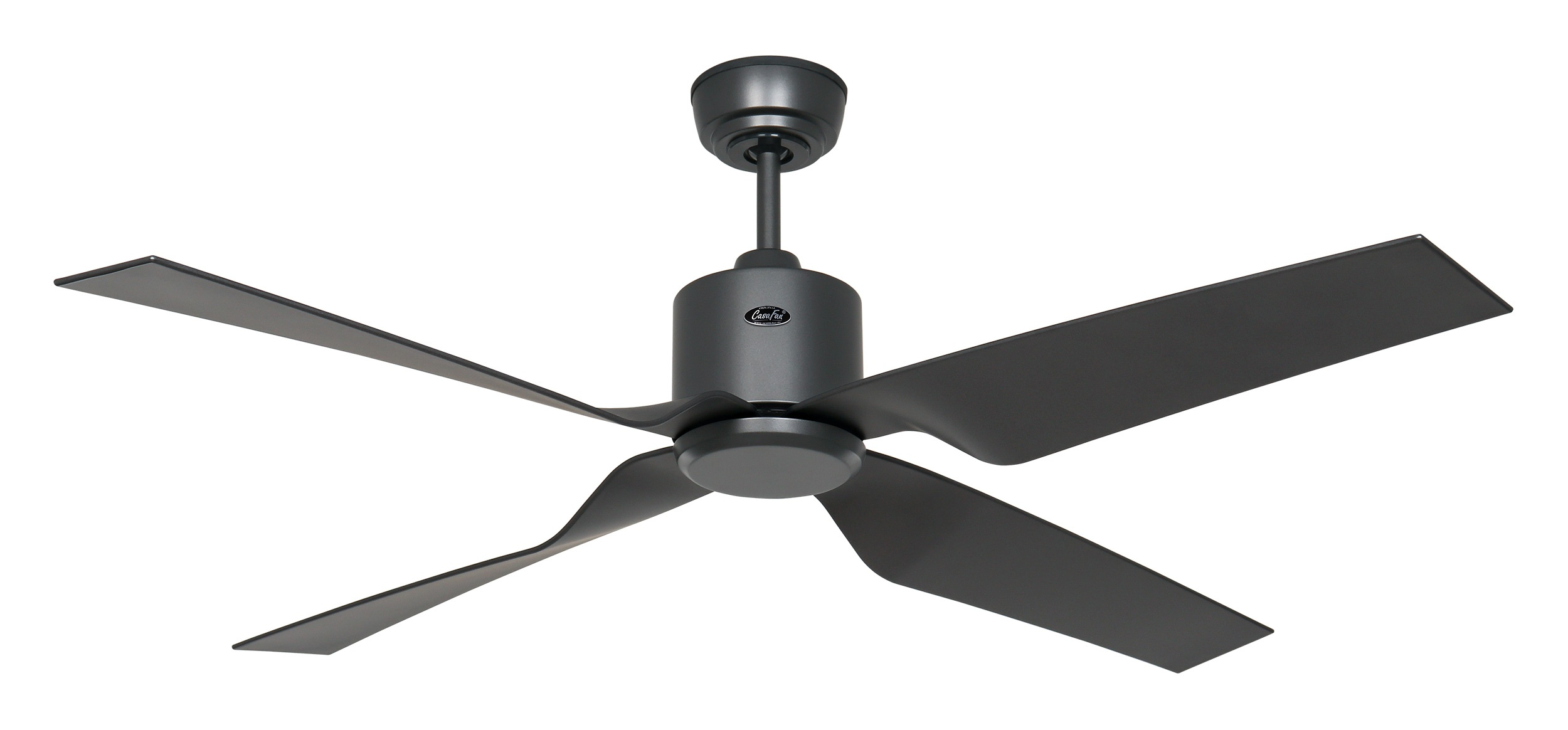 Ein dunkelgrauer Deckenventilator mit vier Flügeln vor weißem Hintergrund.