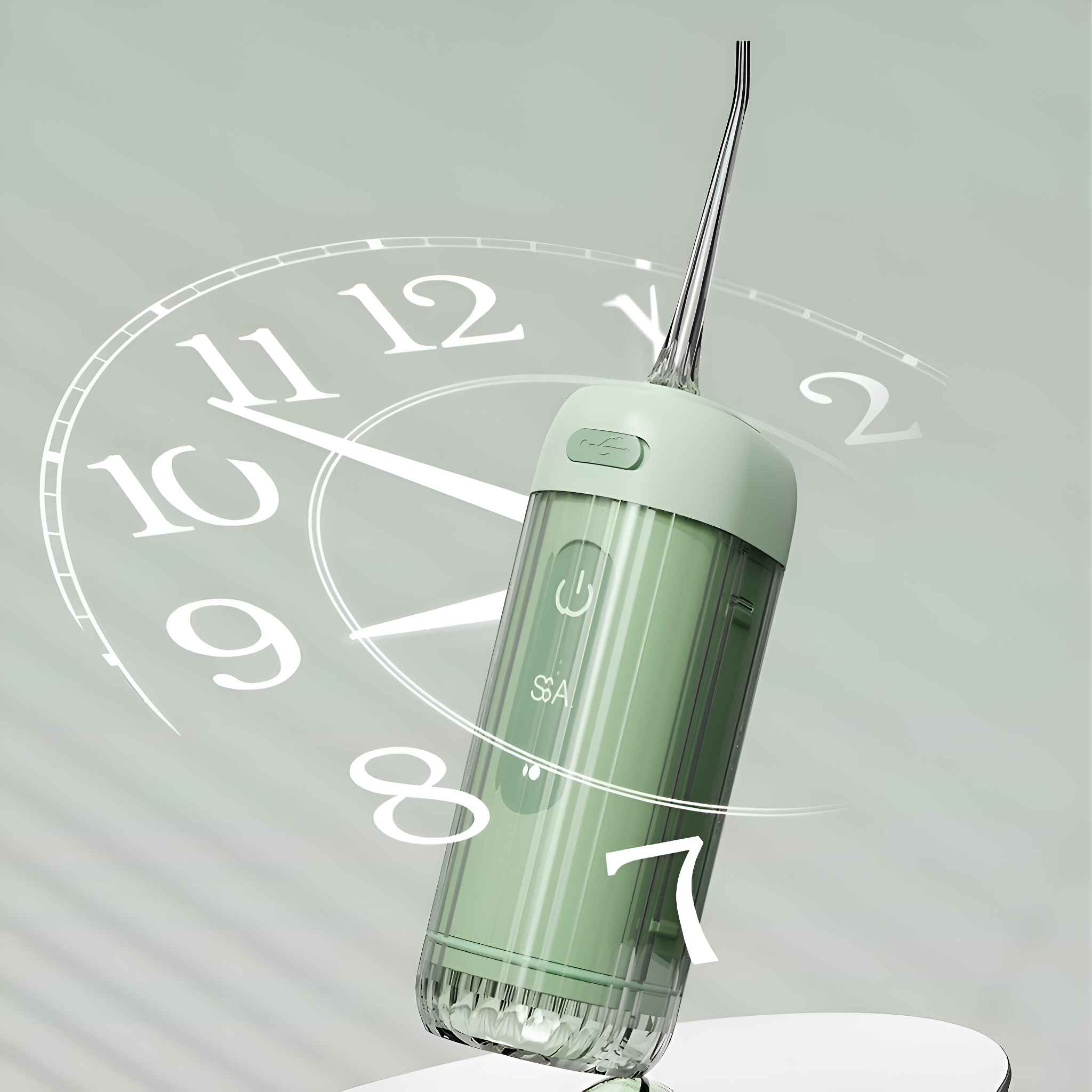 Ein grüner und weißer Wasserflosser mit Zeitüberlagerung, der 7 Uhr und das SA-Logo zeigt.
