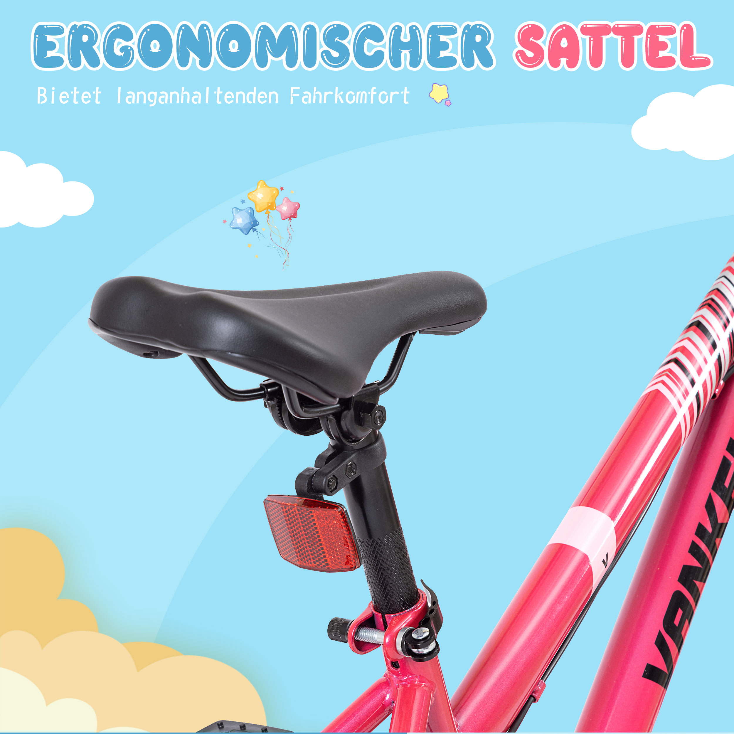 Eine Nahaufnahme zeigt einen pinkfarbenen Fahrradsattel mit rotem Rückstrahler. Der Hintergrund ist ein blauer Himmel.
