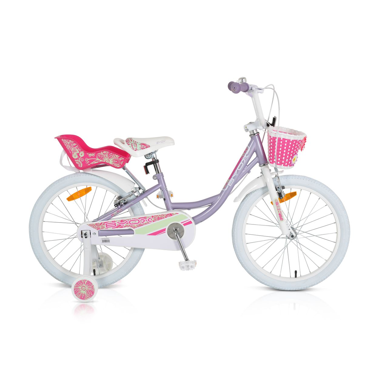 Kinderfahrrad mit Stützrädern, einem rosa Korb und einem Sitz. Das Fahrrad ist lila und weiß.
