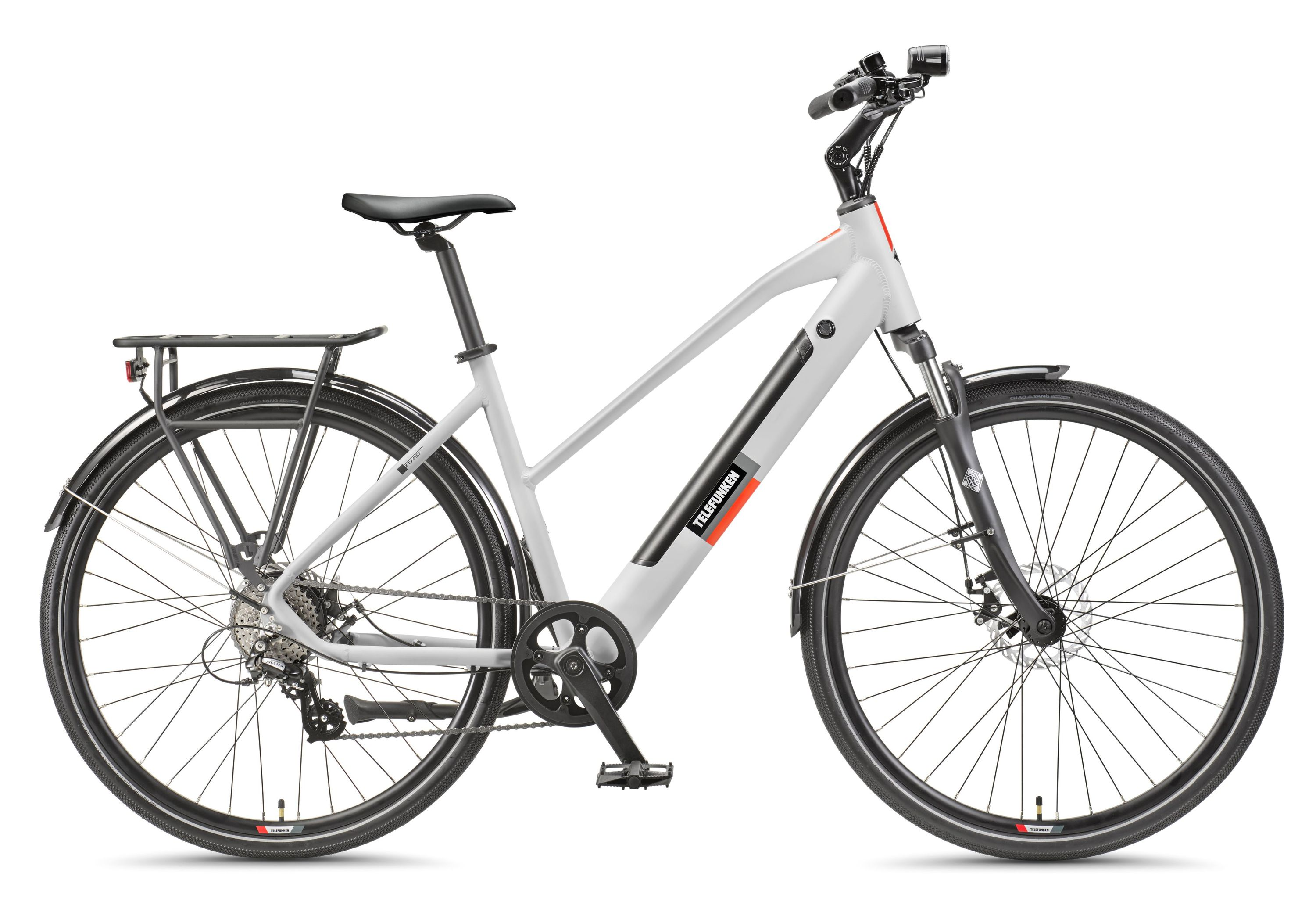 Graues Elektrofahrrad von der Seite, mit schwarzen Reifen und rotem Telefunken-Logo. Weißer Hintergrund.
