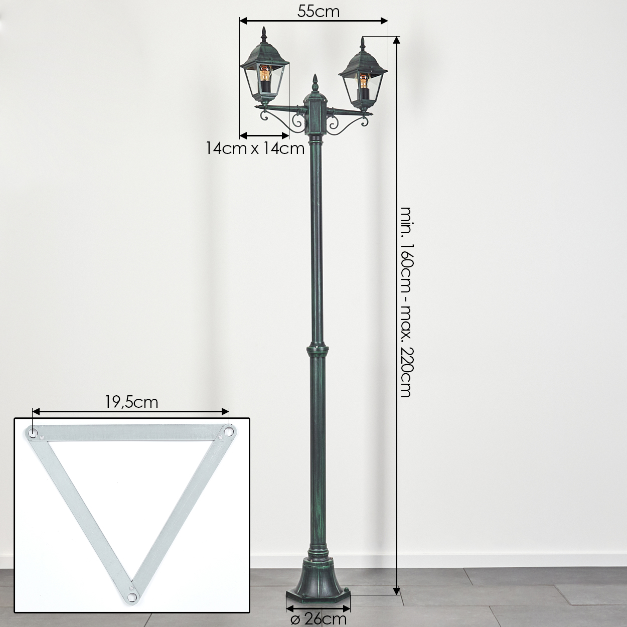 Eine Straßenlaterne mit zwei Lichtern. Abmessungen sind angegeben. Es gibt ein dreieckiges Metallbasisdetail.