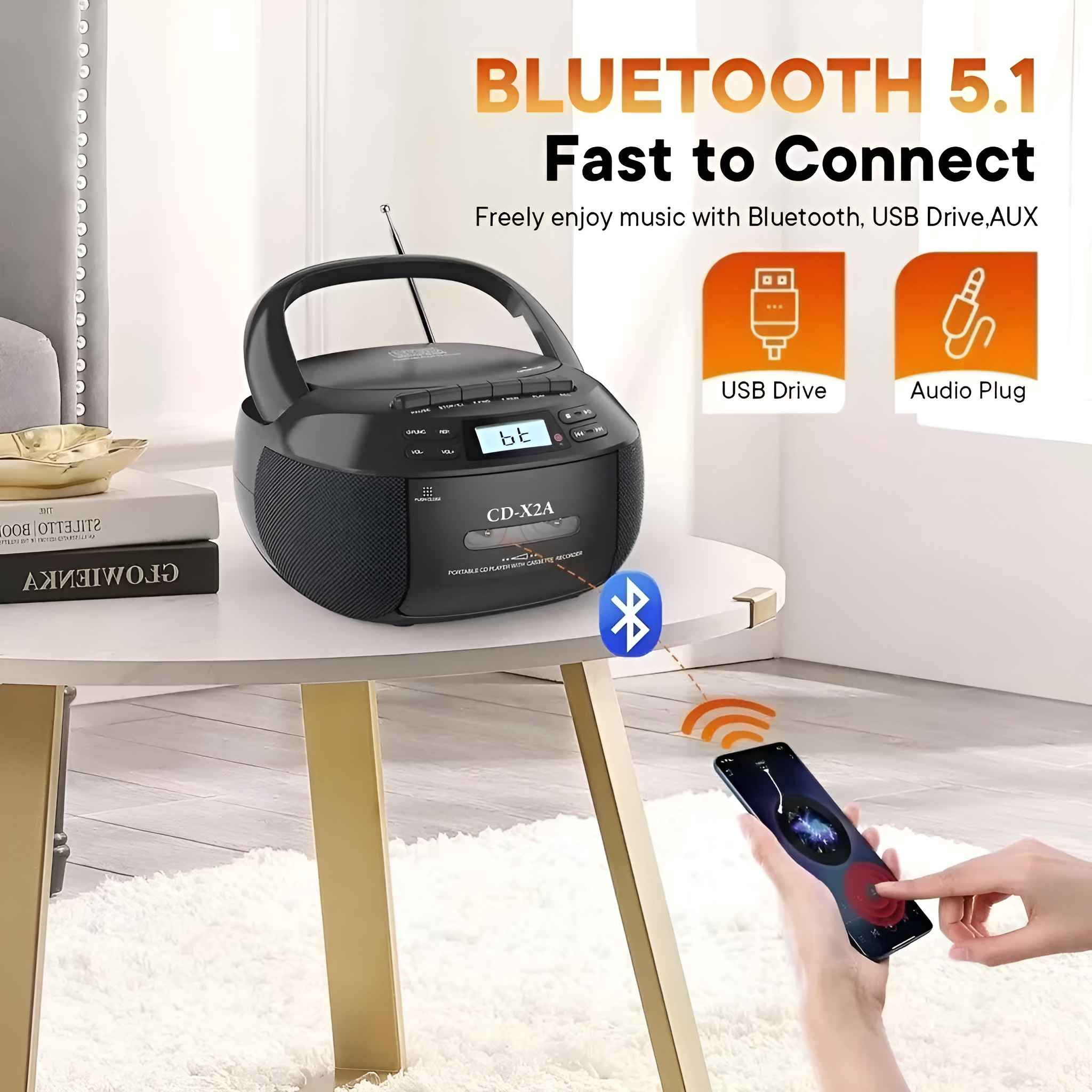 Ein schwarzes tragbares Radio mit Griff auf einem Tisch. Ein Telefon ist über Bluetooth verbunden, das Display wird angezeigt.