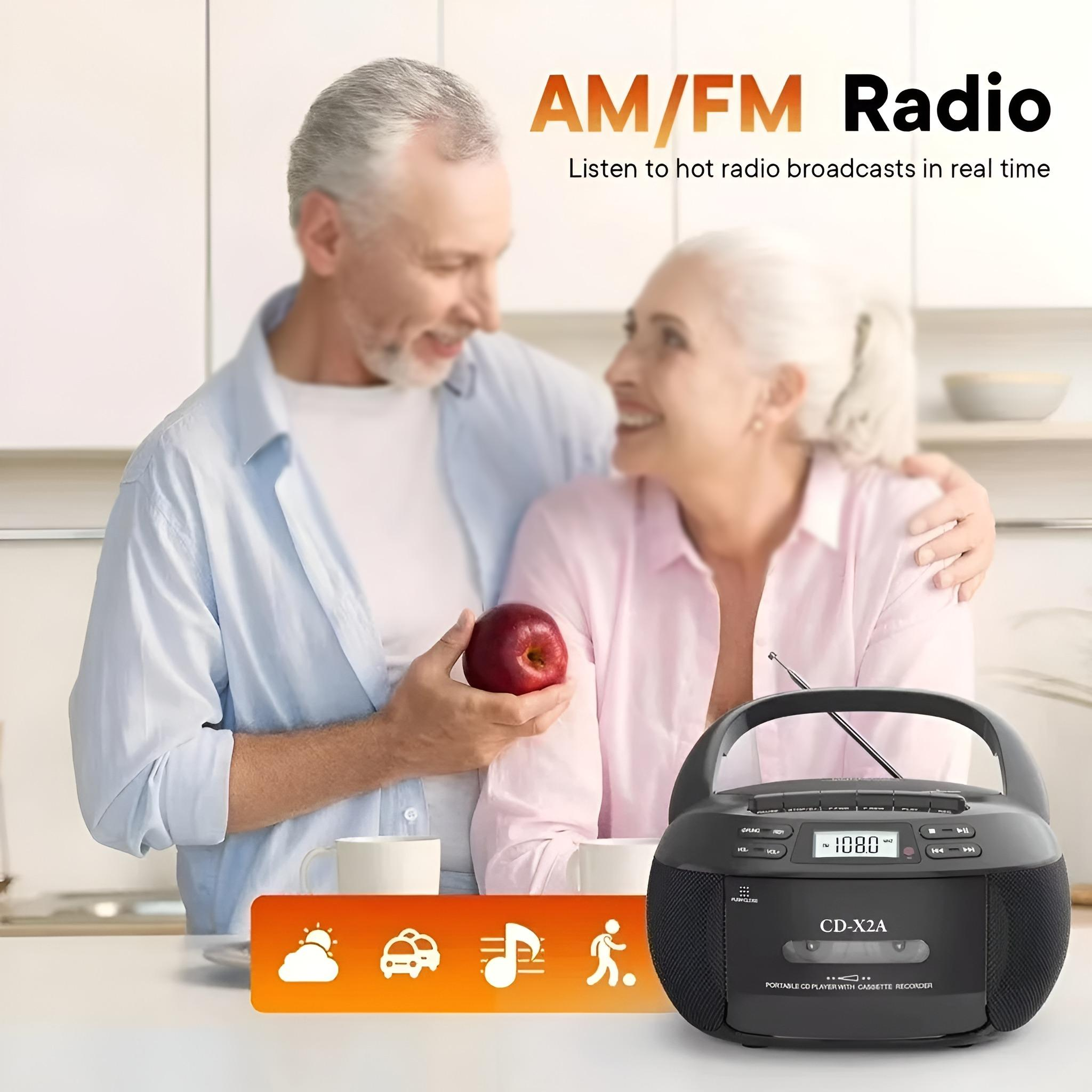 Älteres Ehepaar lächelt, mit Radio und Apfel im Fokus. Symbole für Radio, Auto, Musik und Person.