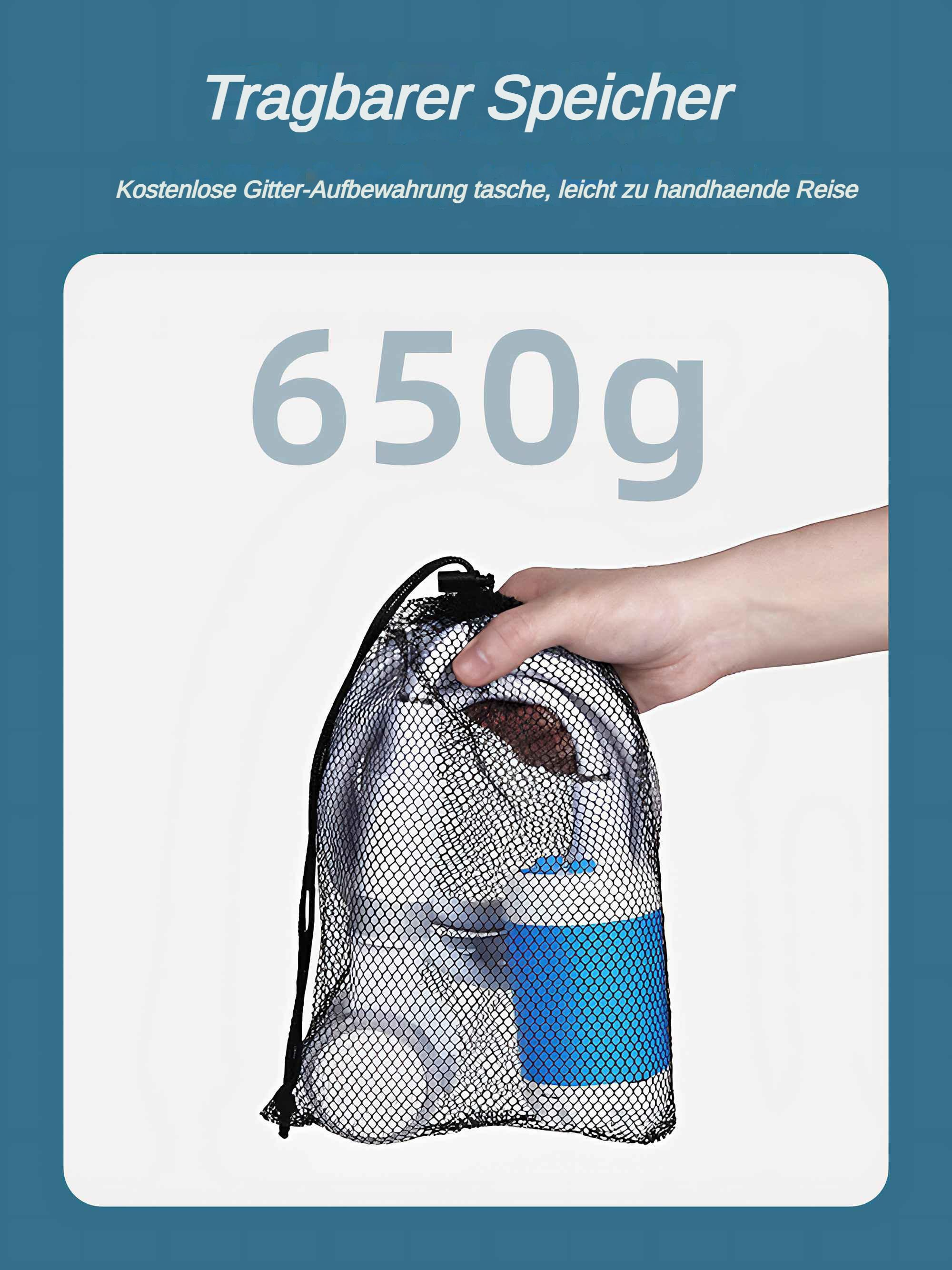 Hand, die einen Netzbeutel mit Gegenständen hält, mit dem Wort '650g' auf blauem Hintergrund.