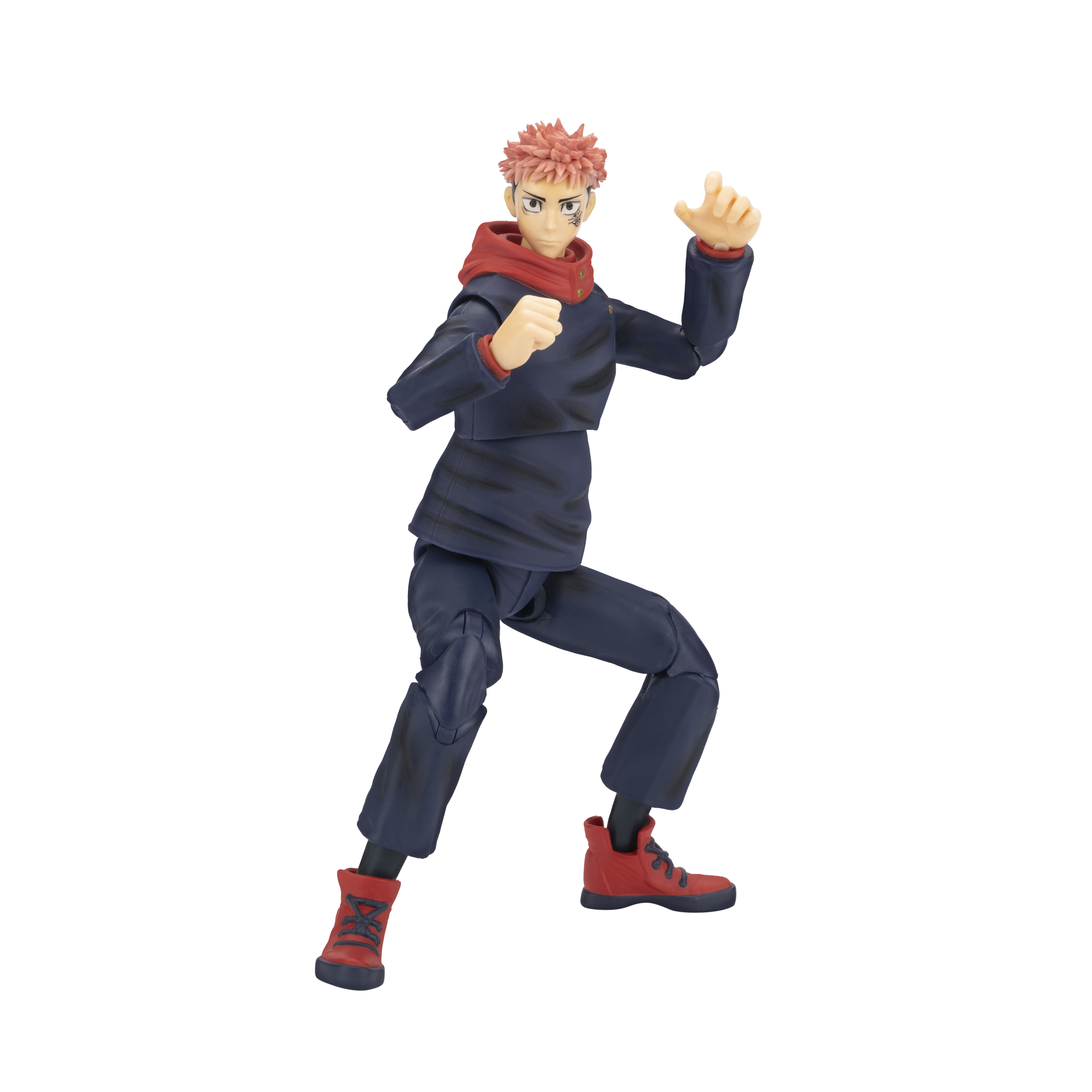 Yuji Itadori Actionfigur in Kampfhaltung, dunkle Uniform und rote Schuhe tragend.