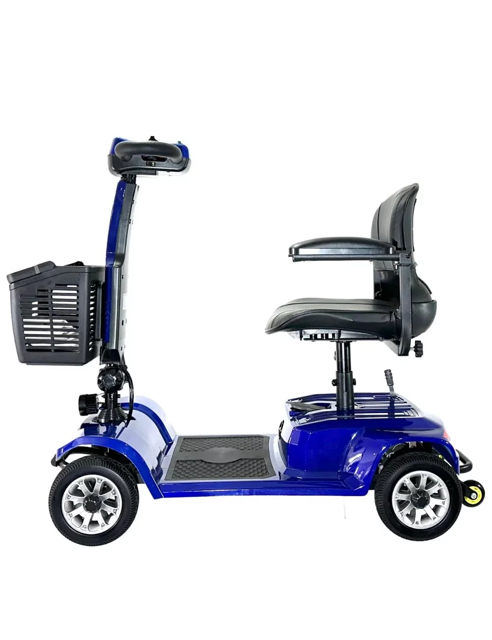 Scooter de movilidad azul, vista lateral. Incluye asiento, cesta y ruedas. Fondo blanco.