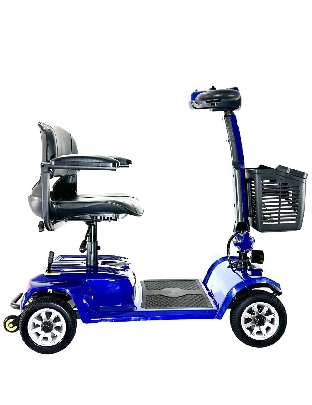 Scooter de movilidad azul sobre fondo blanco. Asiento y cesta negros visibles.