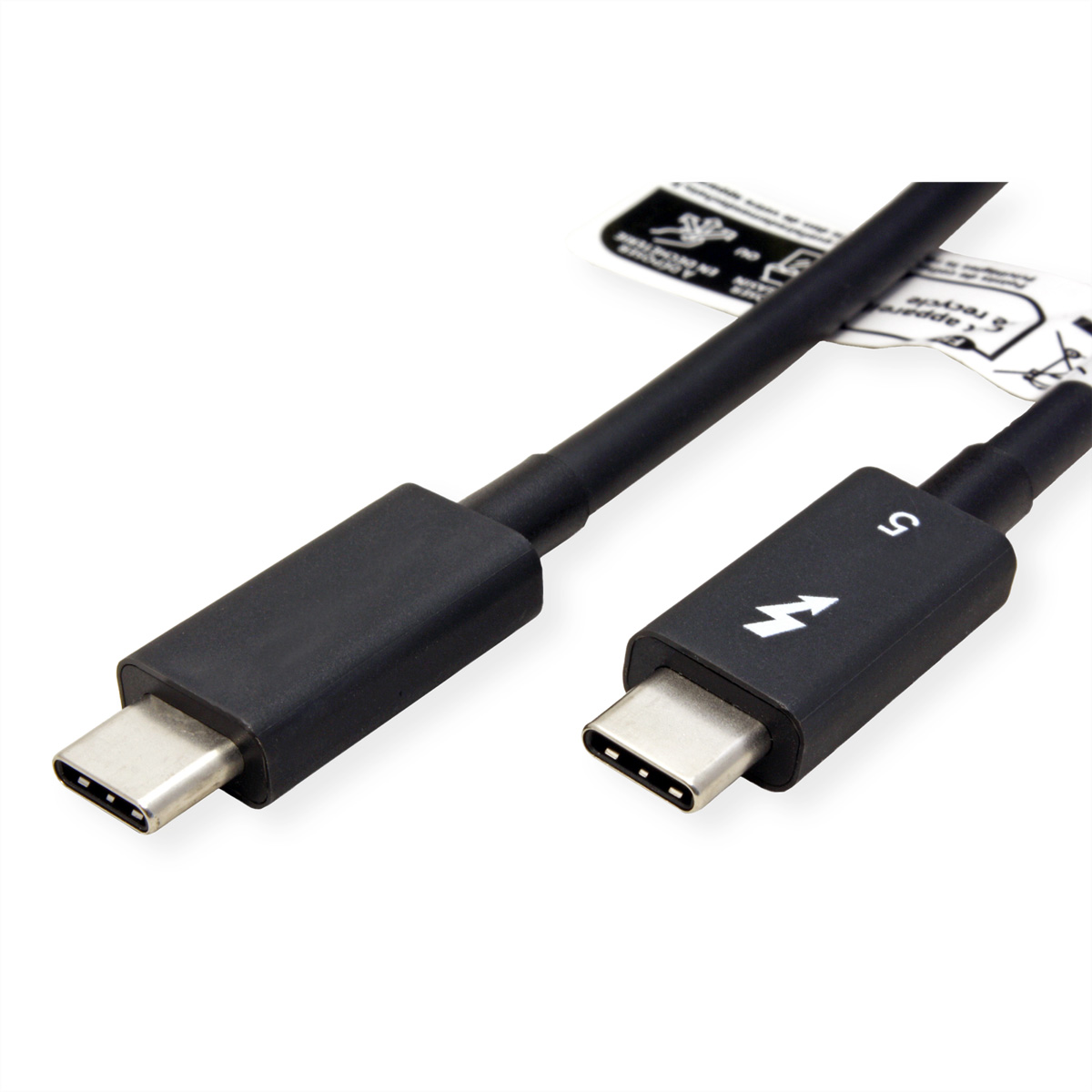 Câble USB-C noir avec un symbole de foudre sur un connecteur, sur fond blanc.