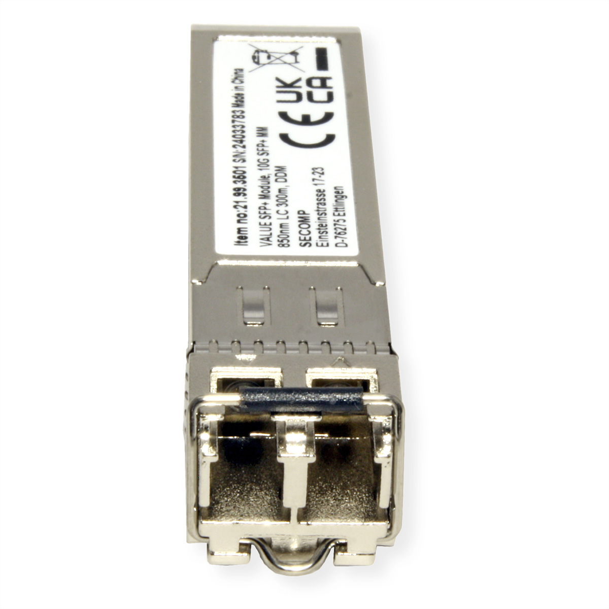 Ein silbernes SFP-Modul mit Textetiketten und einem Metallkäfig, von oben auf weißem Hintergrund betrachtet.