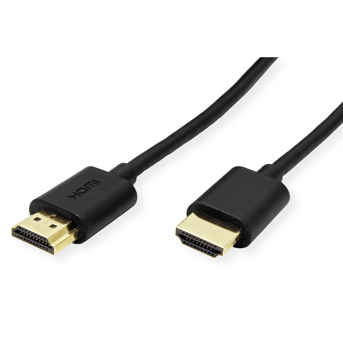 Schwarzes HDMI-Kabel mit zwei Steckern, goldfarben. Der Hintergrund ist weiß.