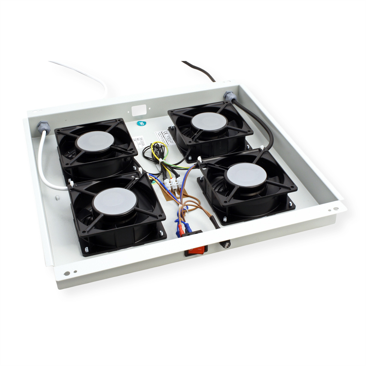 Un dispositivo bianco con quattro ventole, fili, un interruttore e un'etichetta con testo.