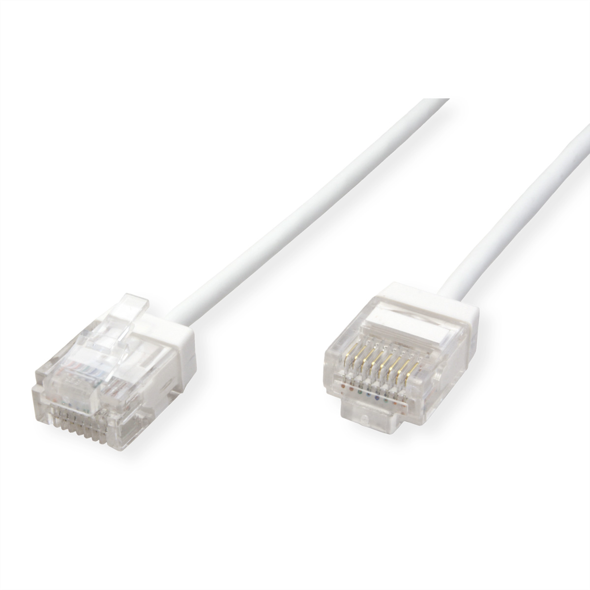 Twee witte netwerkkabels met transparante RJ45-connectoren. Kabels tegen een witte achtergrond.