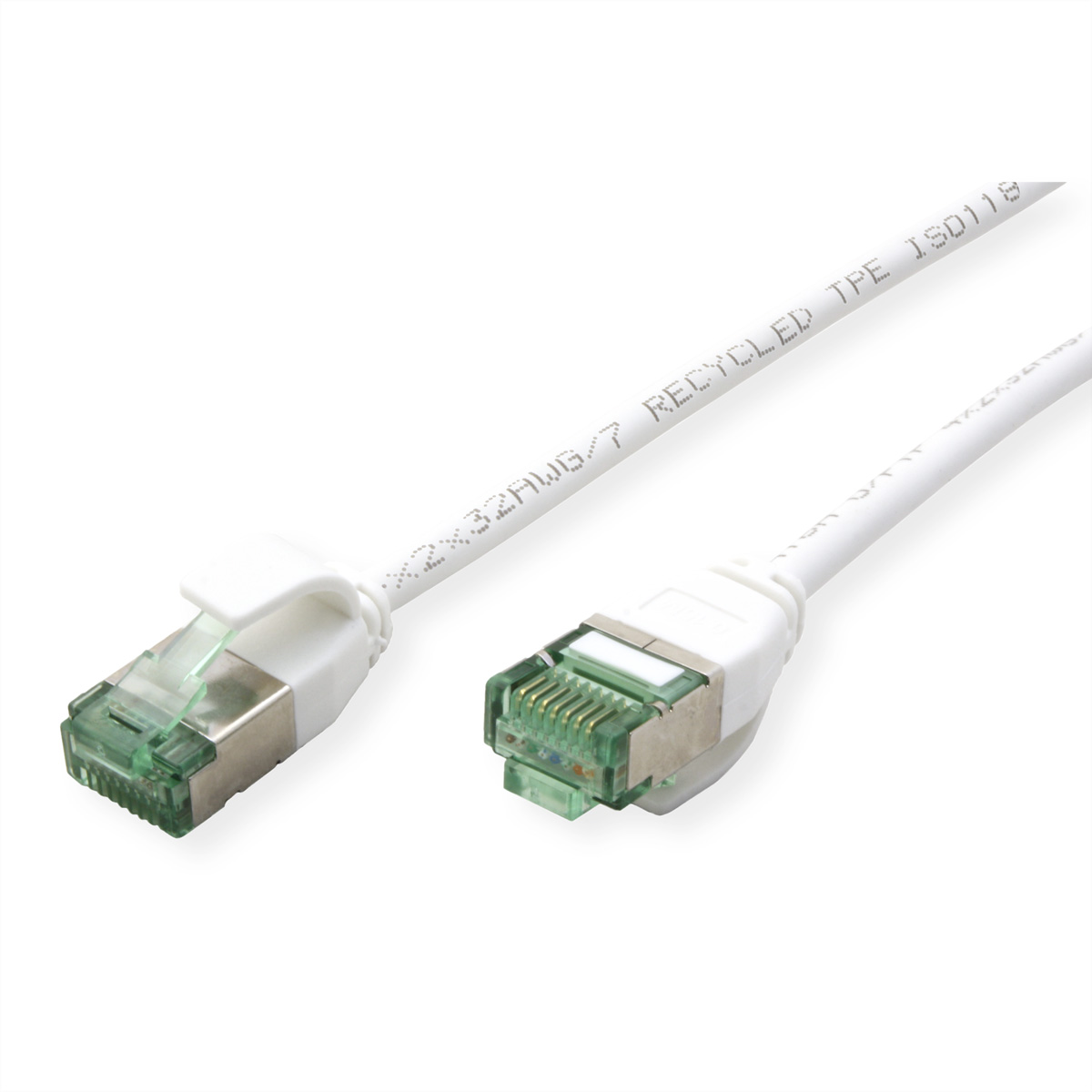 Twee witte netwerkkabels met groene connectoren en tekst op de kabel. De connectoren zijn zichtbaar.