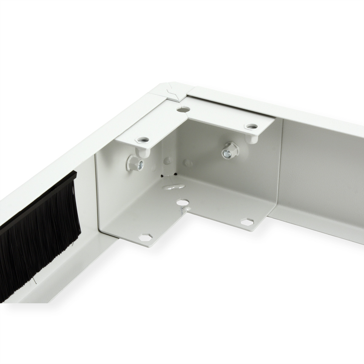 Un elemento angolare con spazzola e hardware di montaggio, bianco e su sfondo bianco.