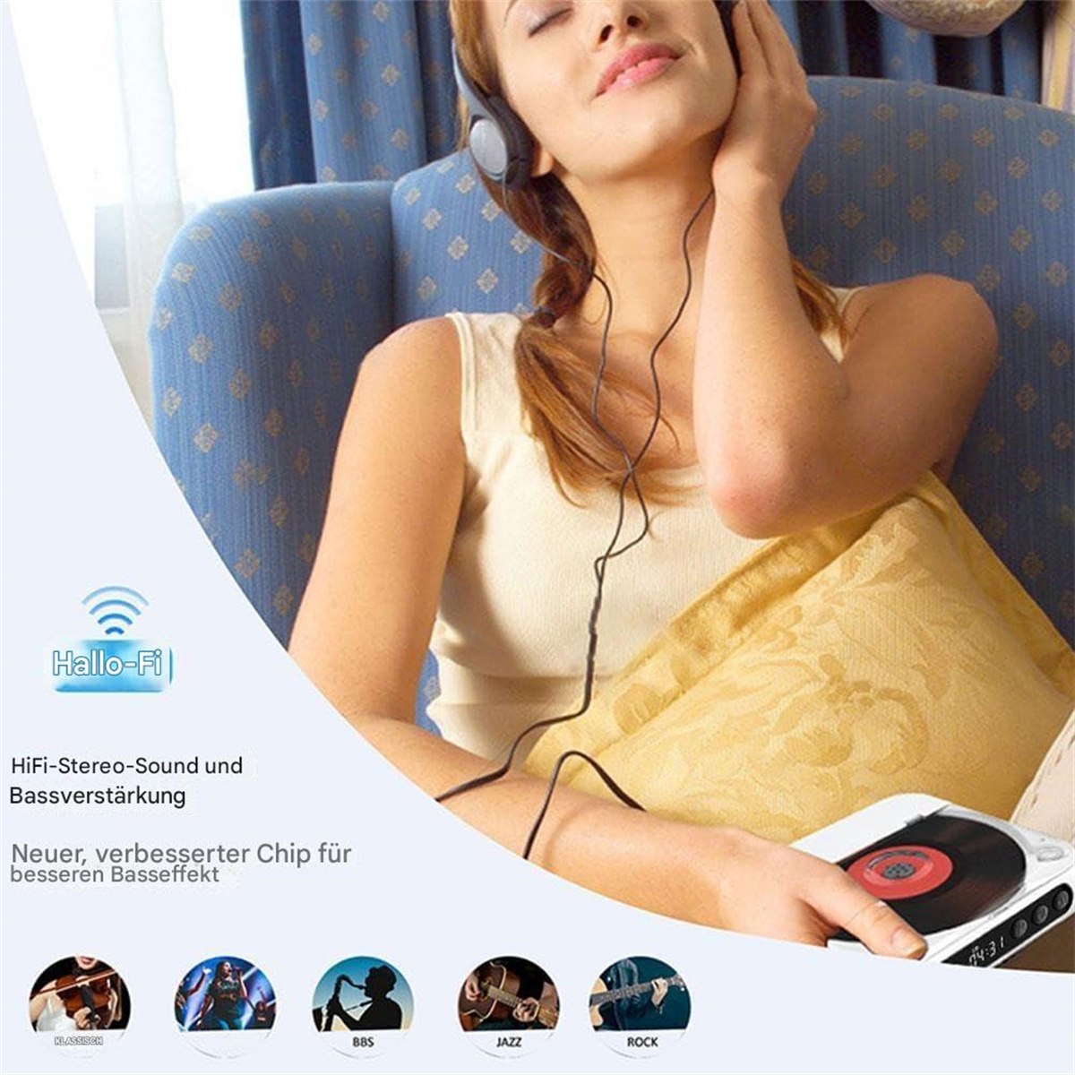 Eine Frau hört Musik mit Kopfhörern, während sie in einem blauen Sessel sitzt, neben einem CD-Player.